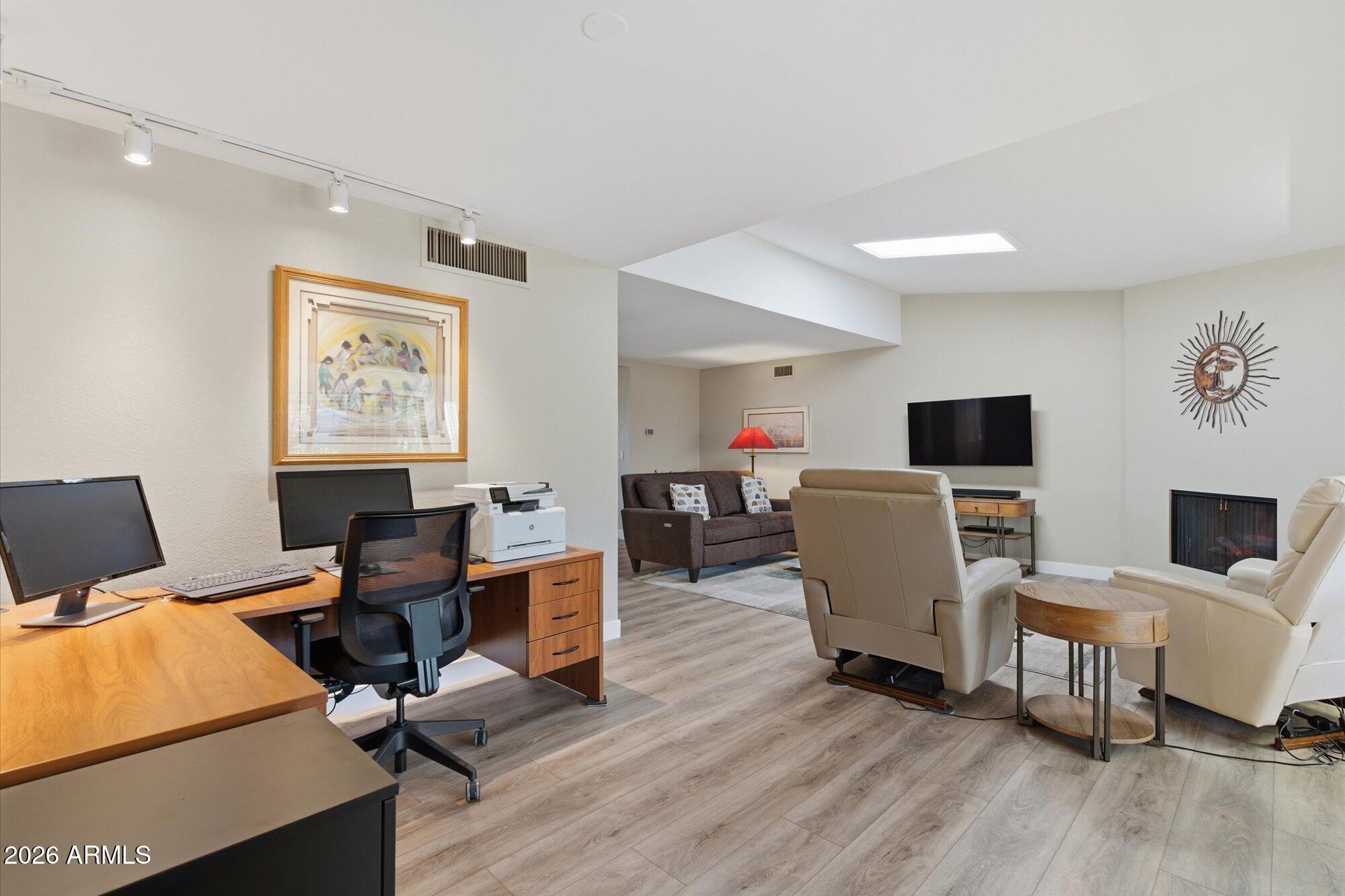 7512 N DEL NORTE Drive