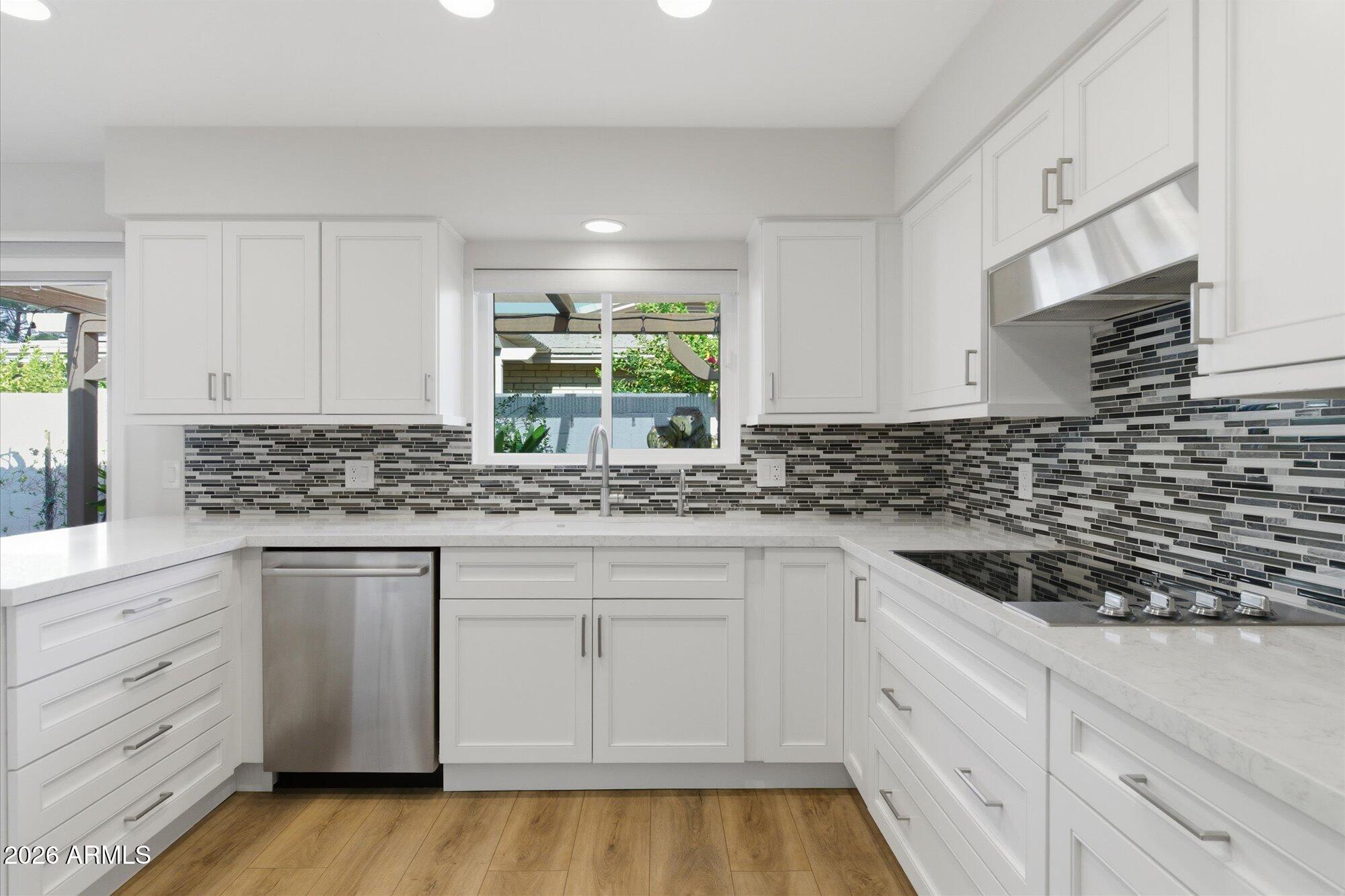 7512 N DEL NORTE Drive