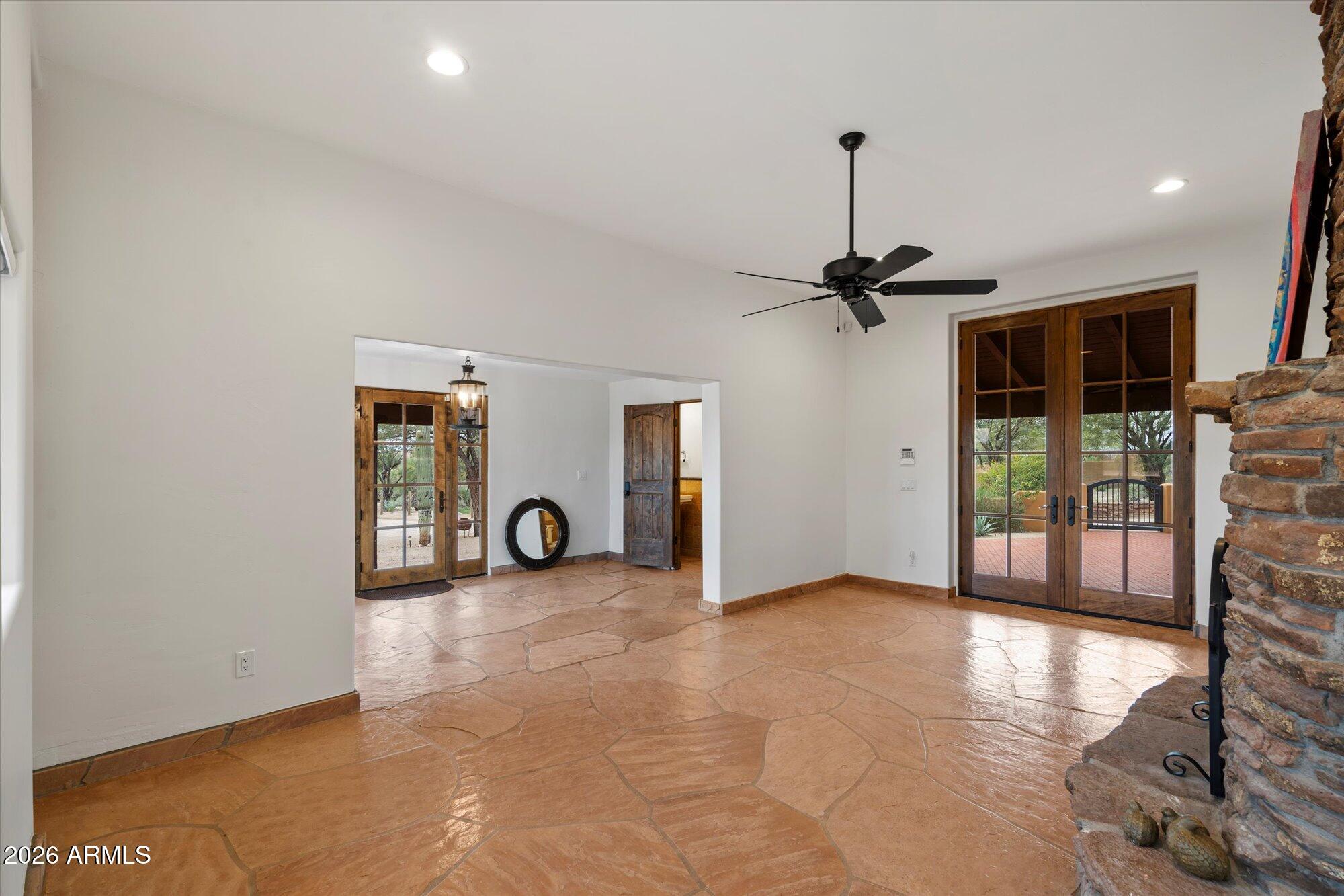 8400 E SMOKEHOUSE Trail