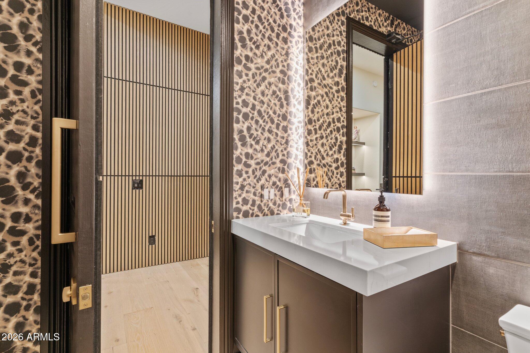 9280 E THOMPSON PEAK Parkway 30