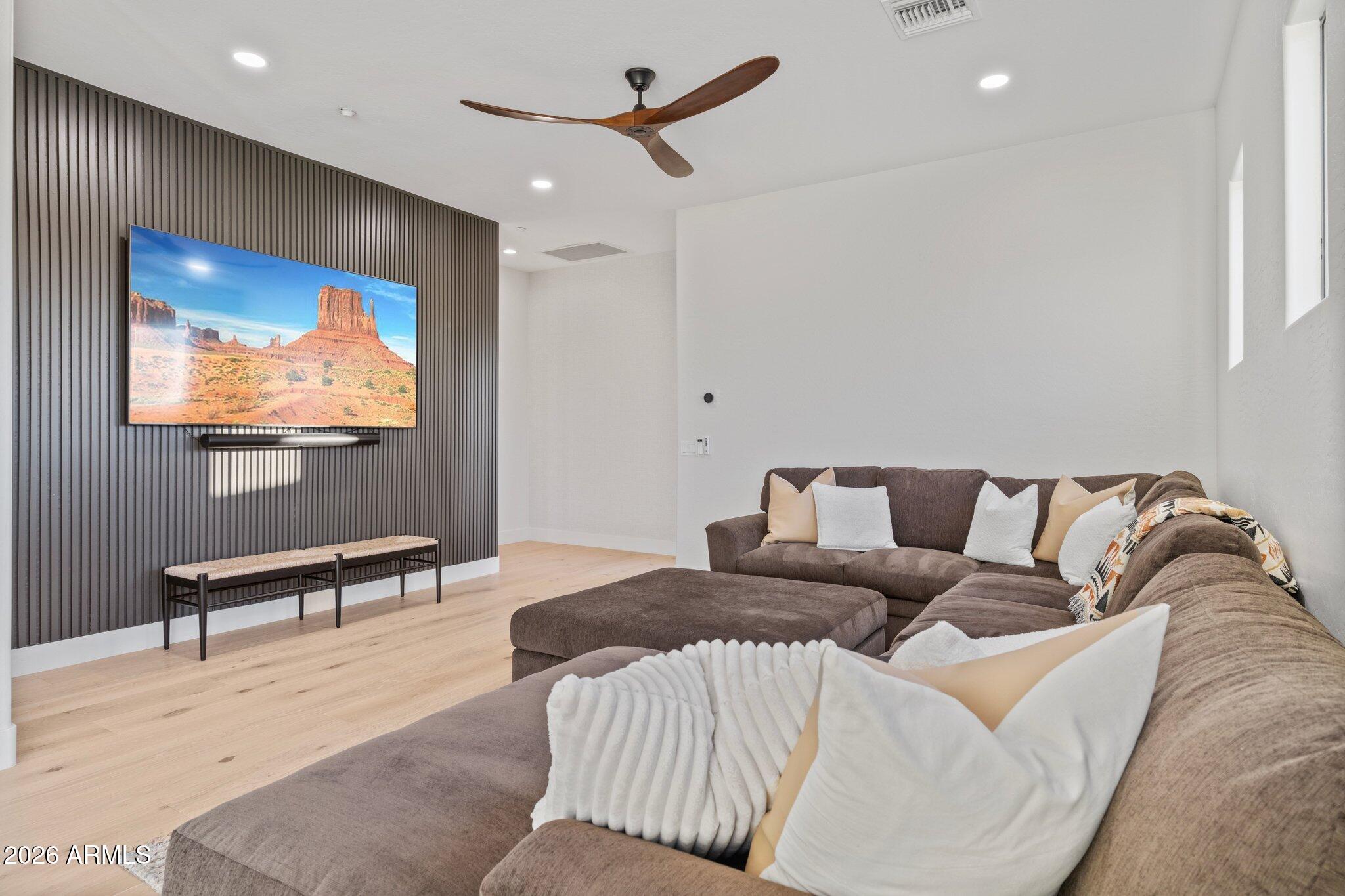 9280 E THOMPSON PEAK Parkway 30