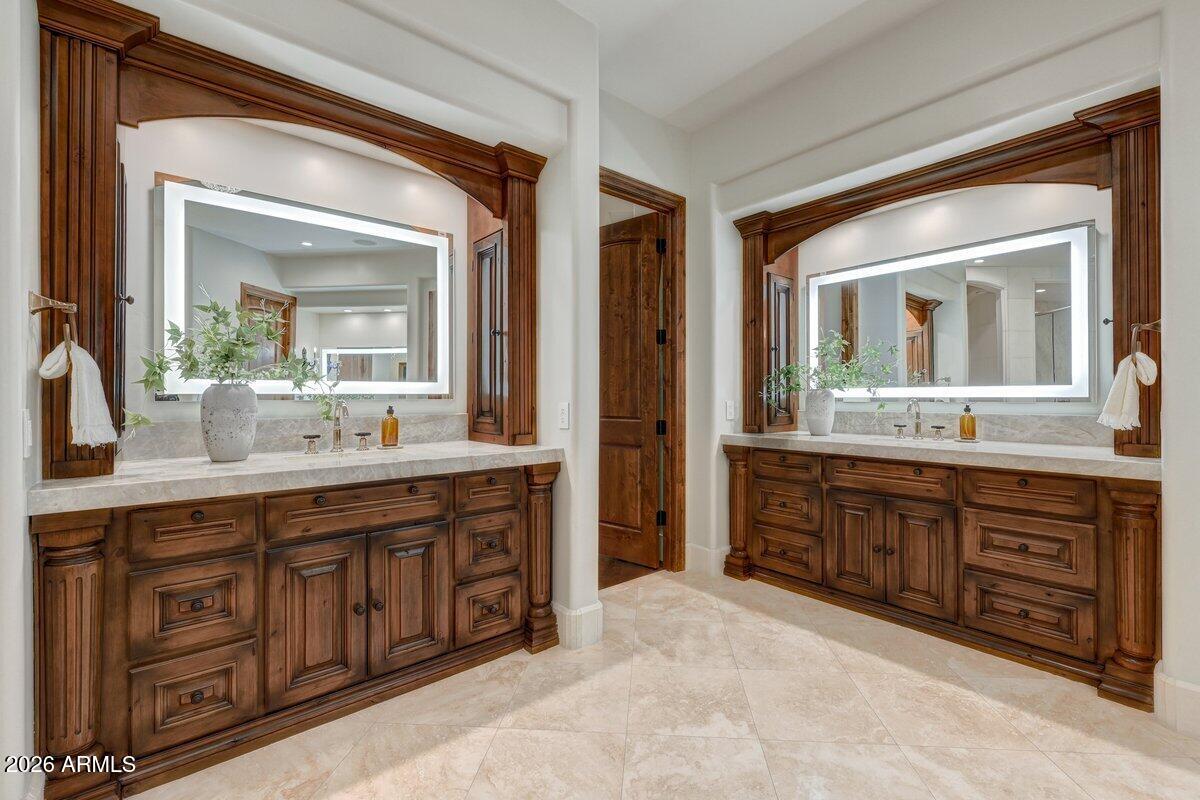 11105 E IRONWOOD Drive