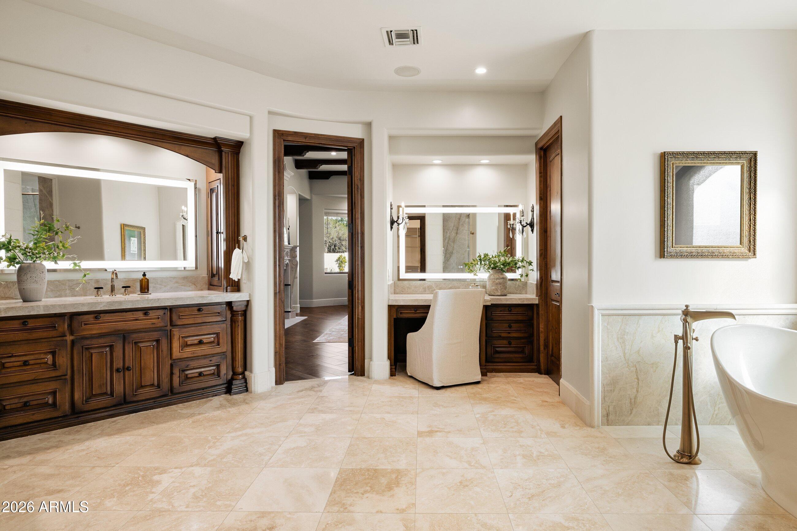 11105 E IRONWOOD Drive