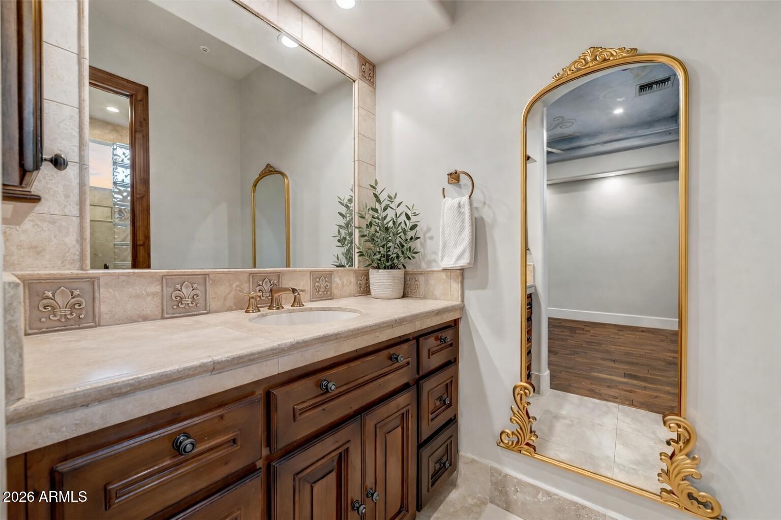 11105 E IRONWOOD Drive