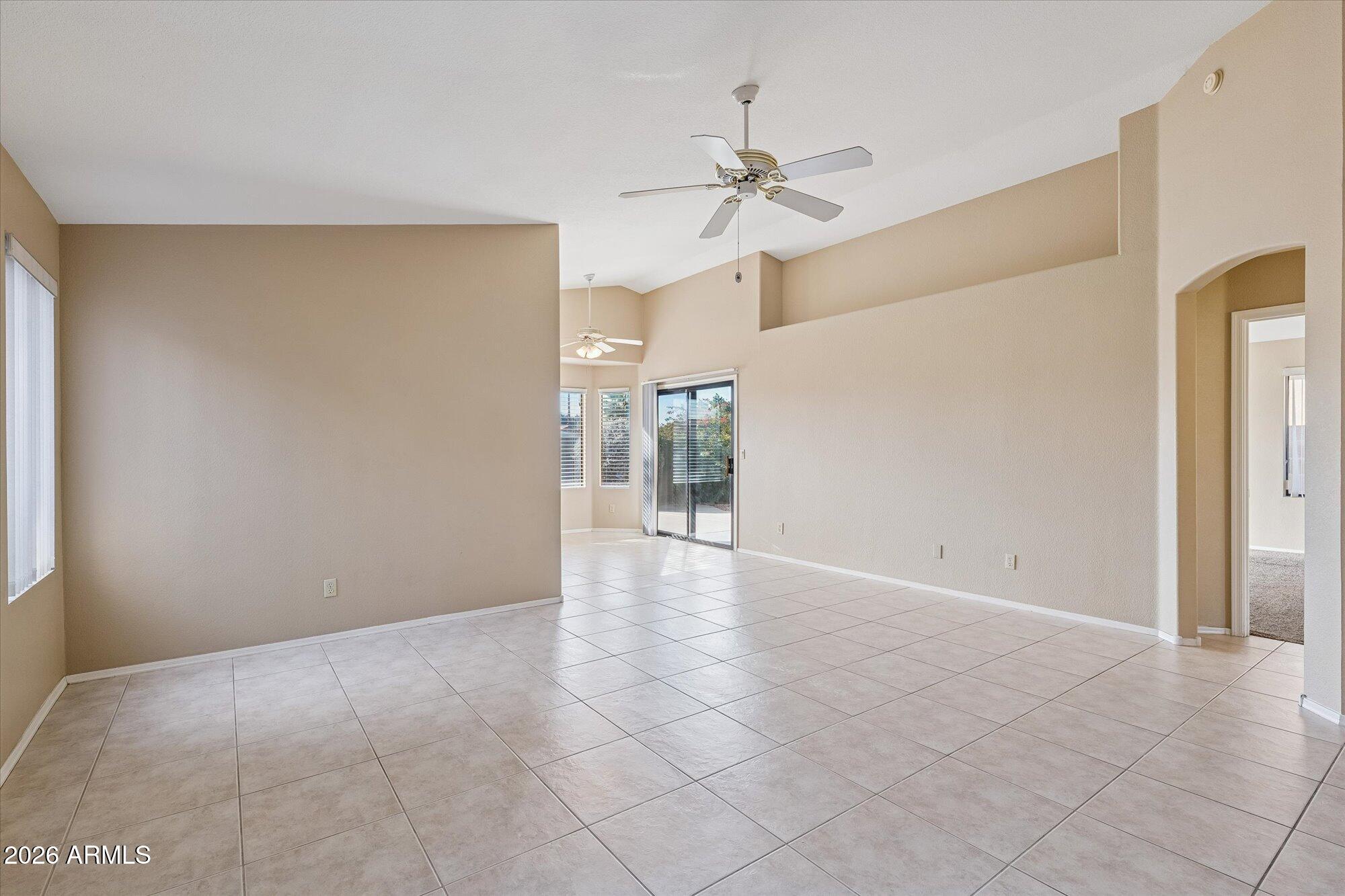 4425 E HIDDENVIEW Drive