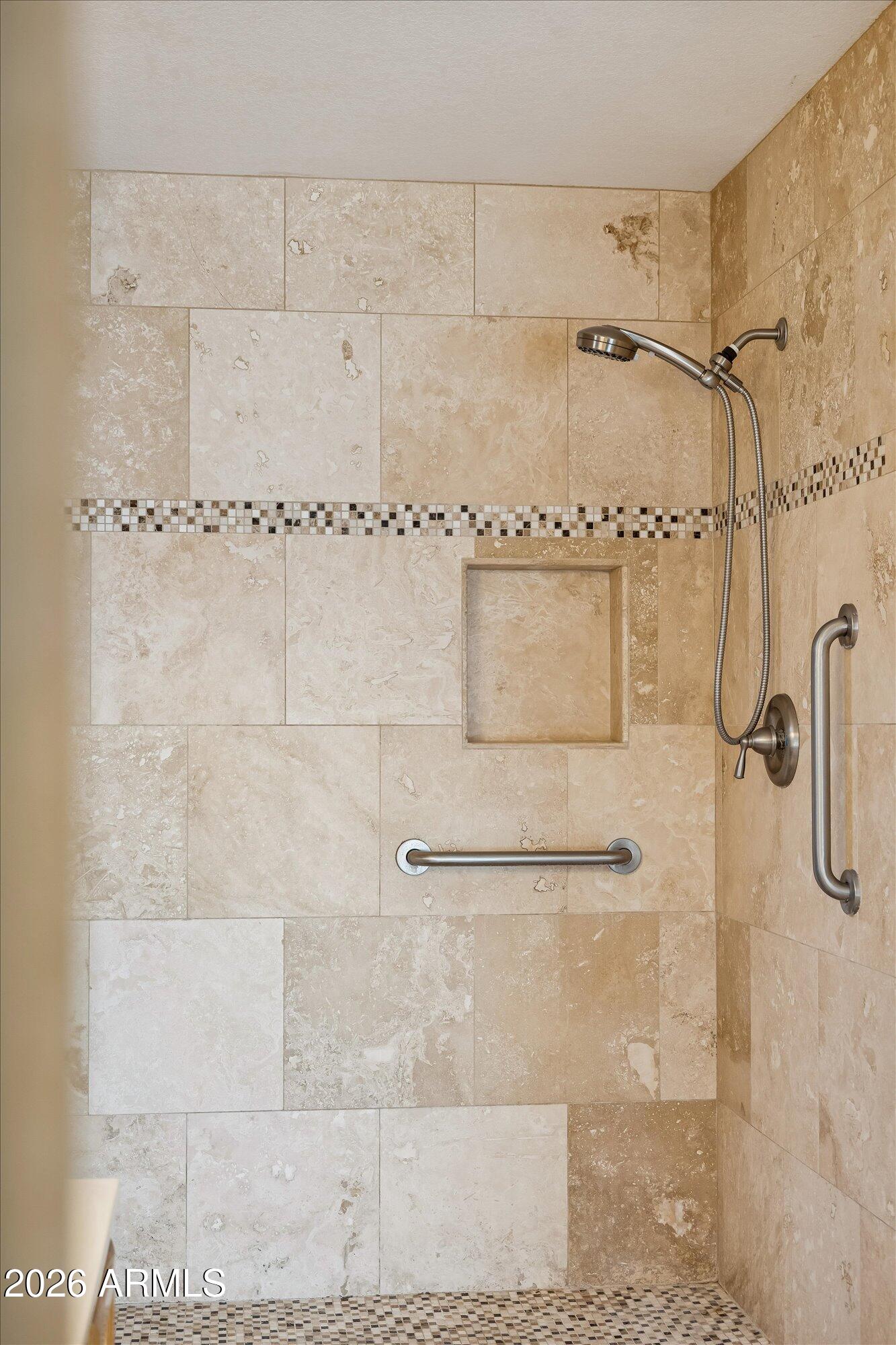 4425 E HIDDENVIEW Drive