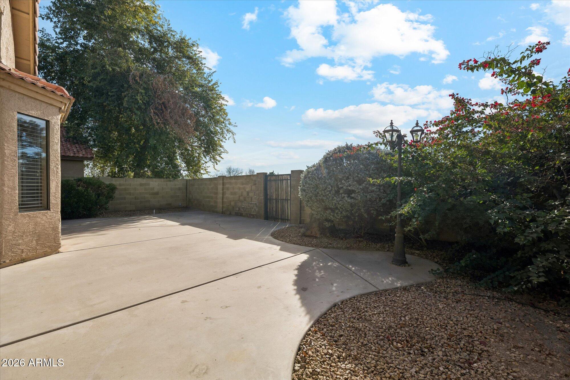 4425 E HIDDENVIEW Drive