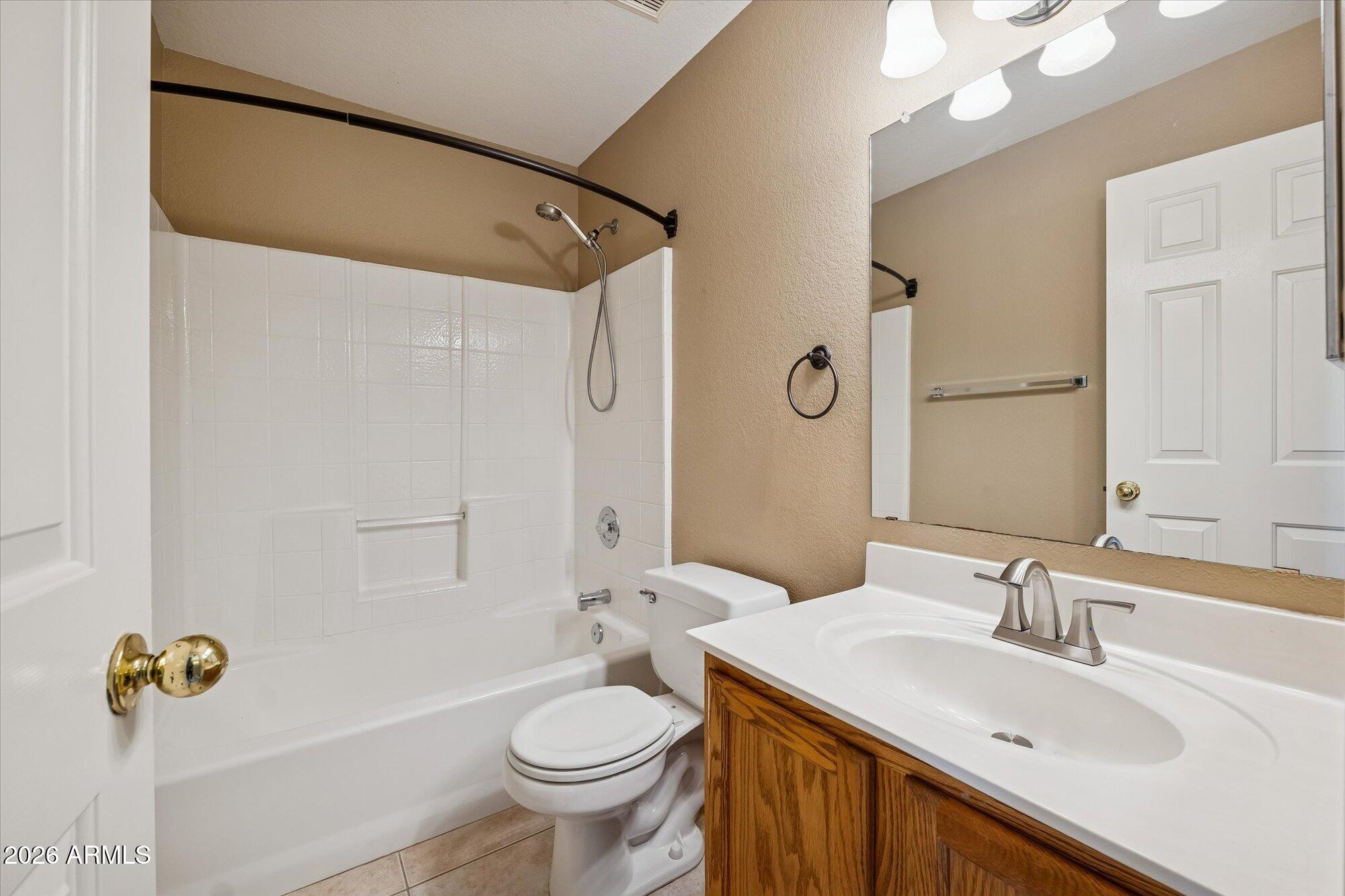 4425 E HIDDENVIEW Drive