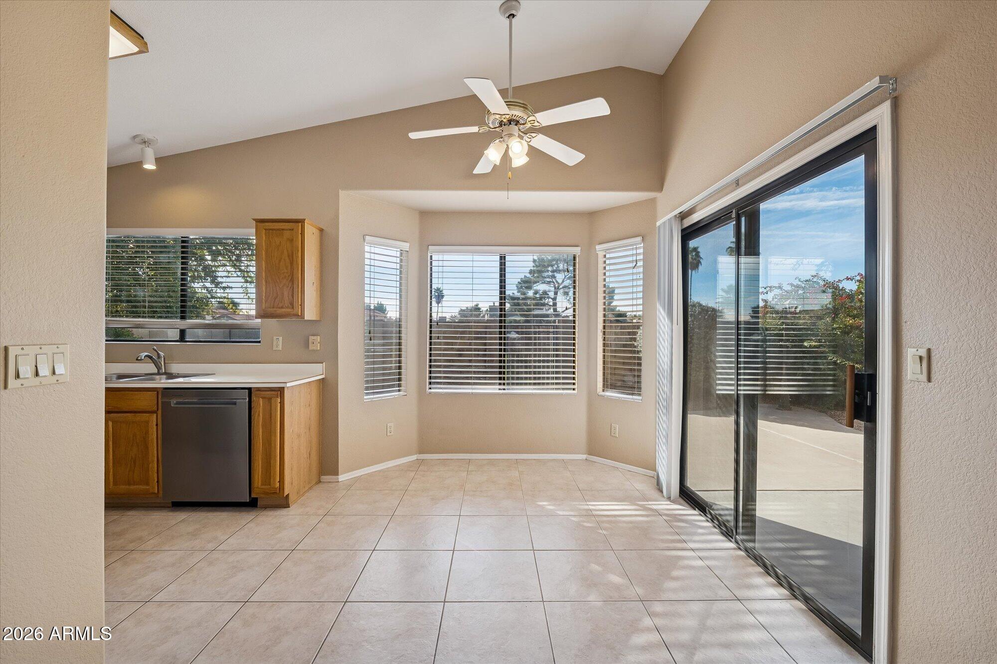 4425 E HIDDENVIEW Drive