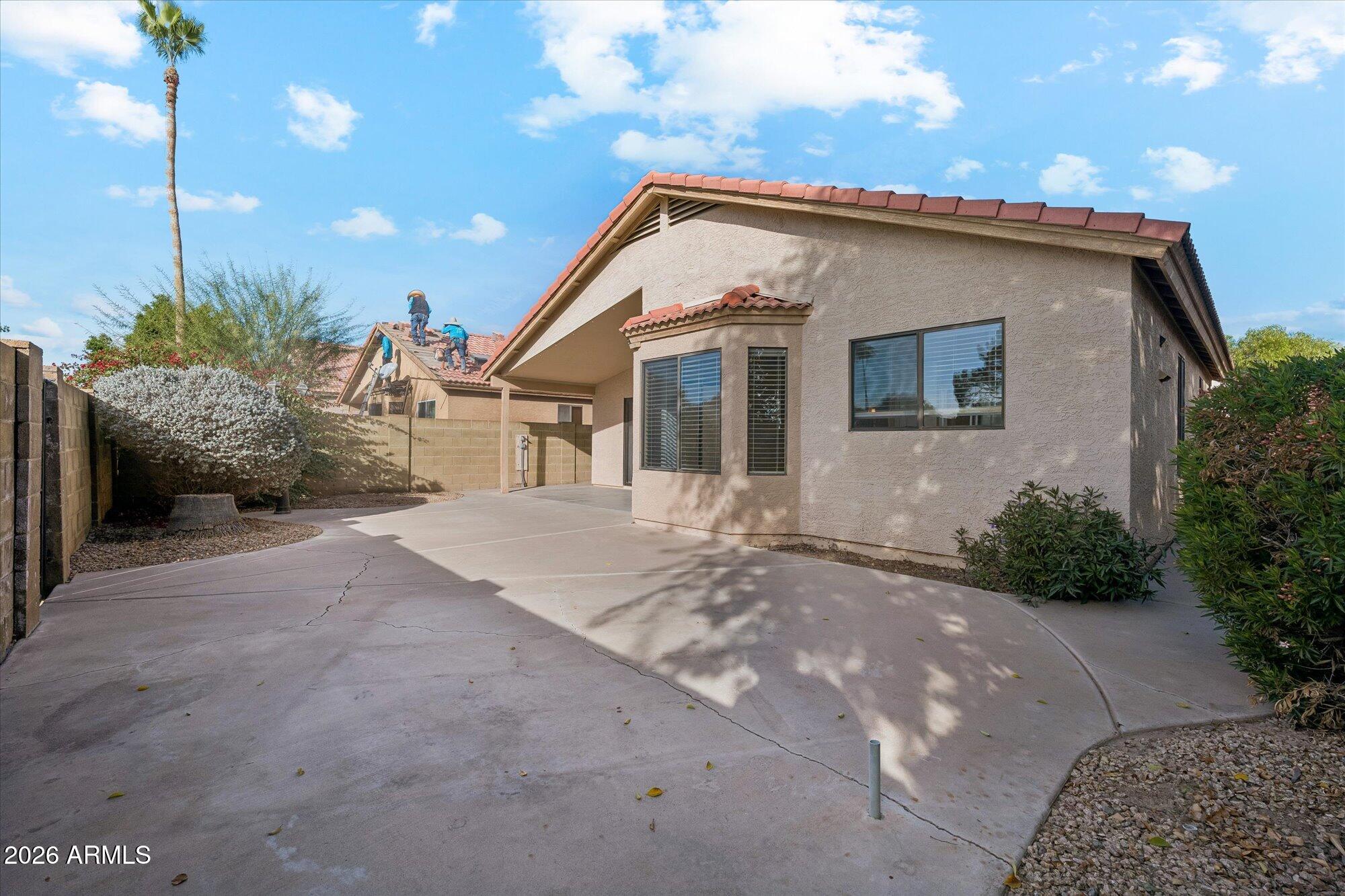 4425 E HIDDENVIEW Drive