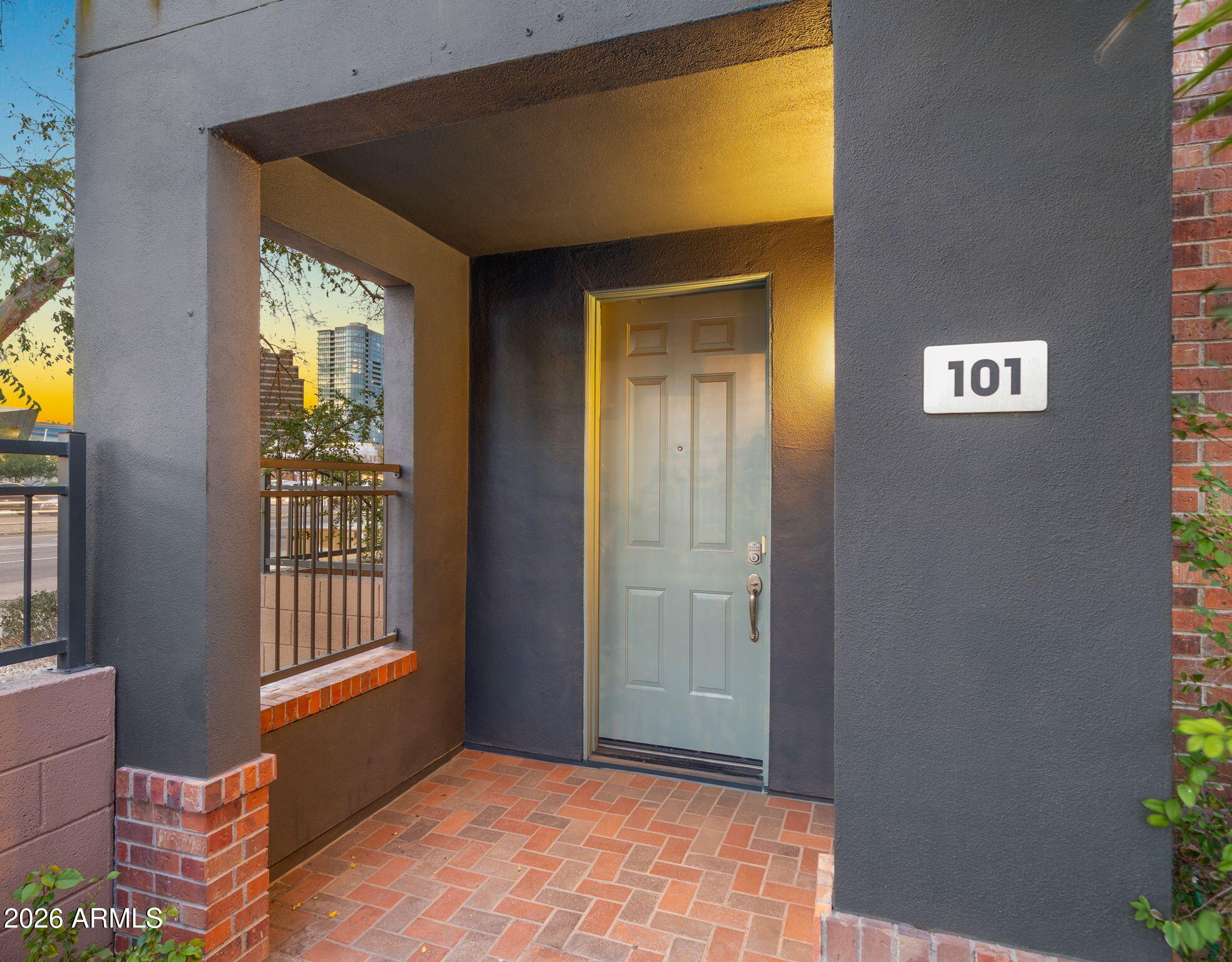 706 E WASHINGTON Street 101