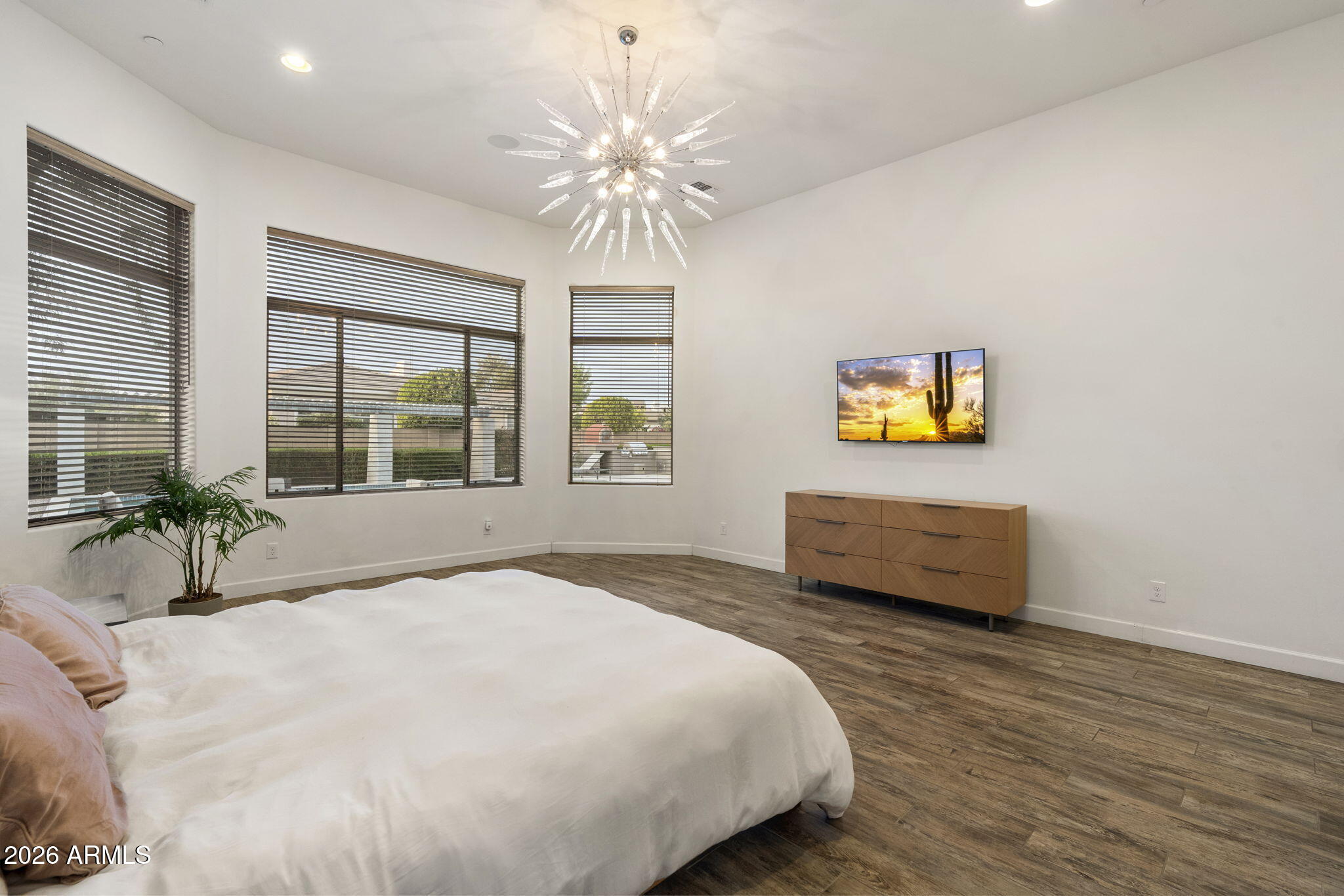 5430 E LAS PIEDRAS Way