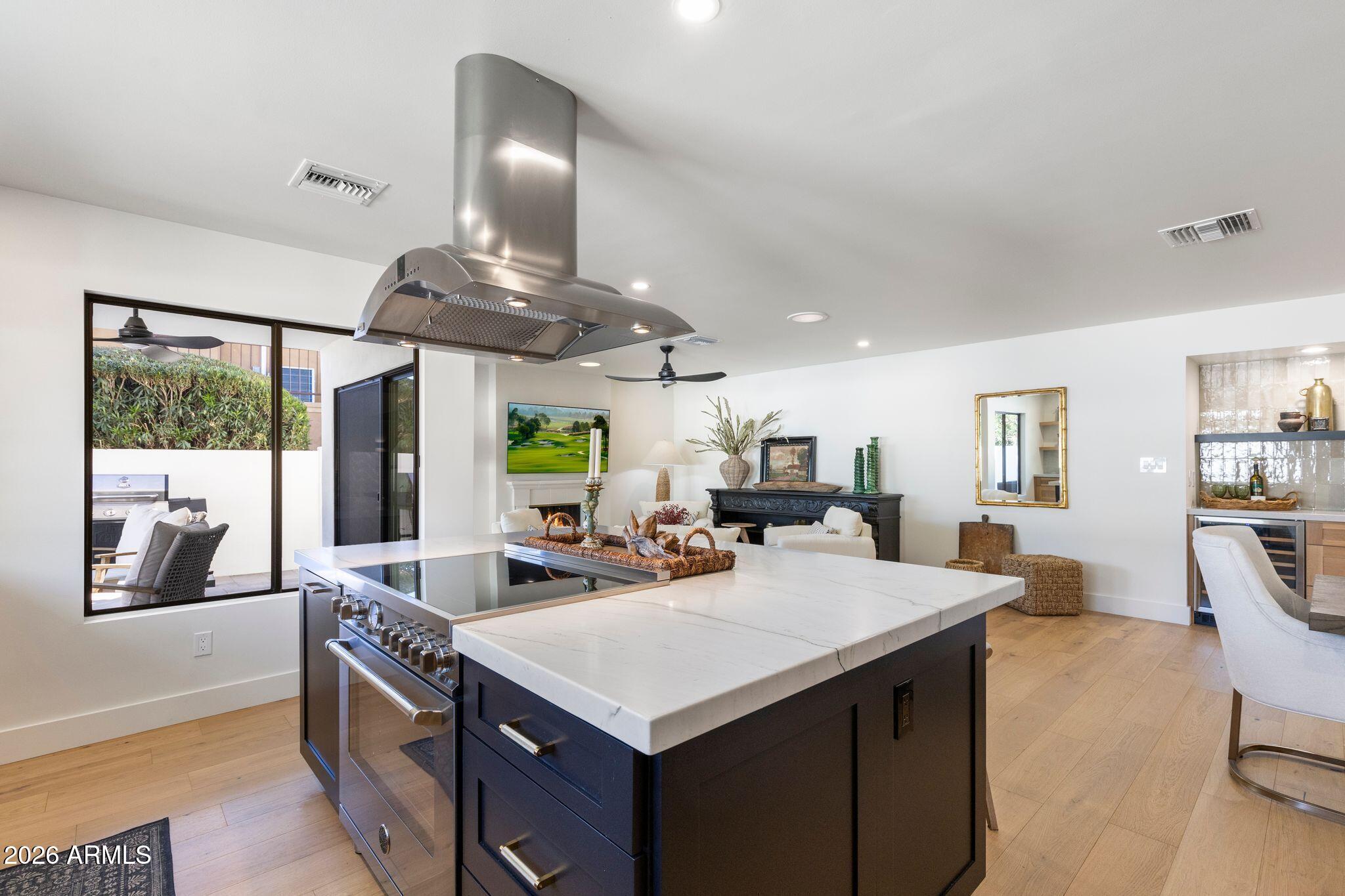 7553 E WOODSHIRE Cove