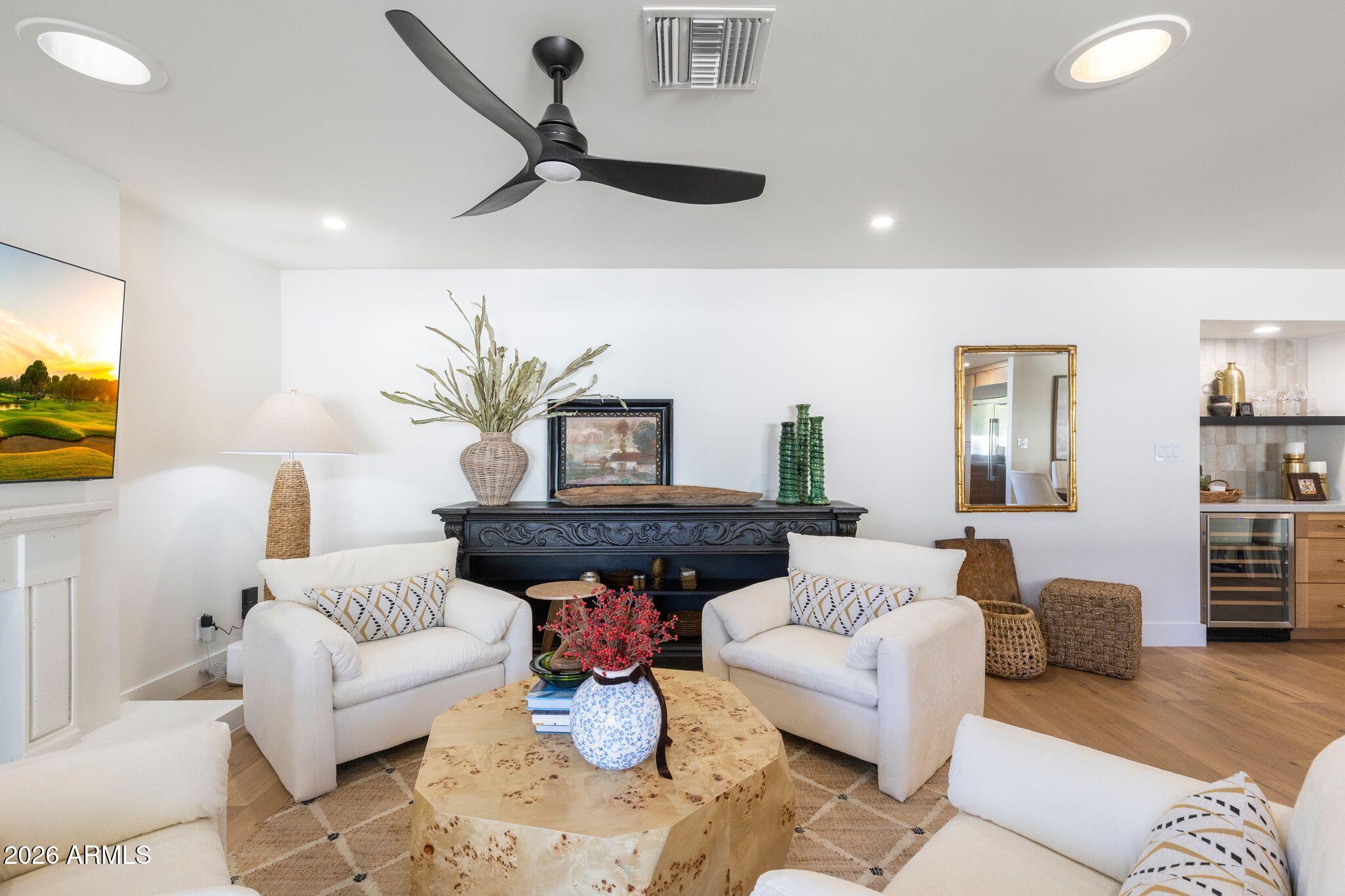 7553 E WOODSHIRE Cove