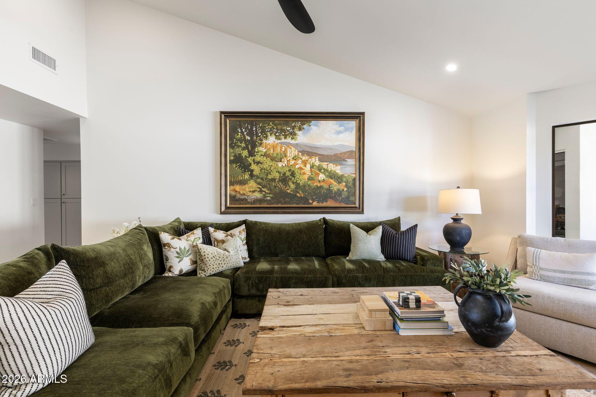 7553 E WOODSHIRE Cove