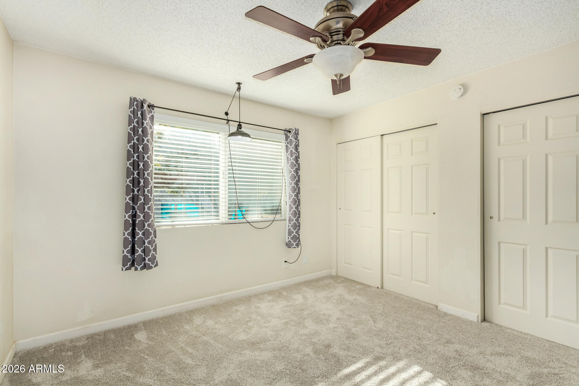 2323 E KATHLEEN Road