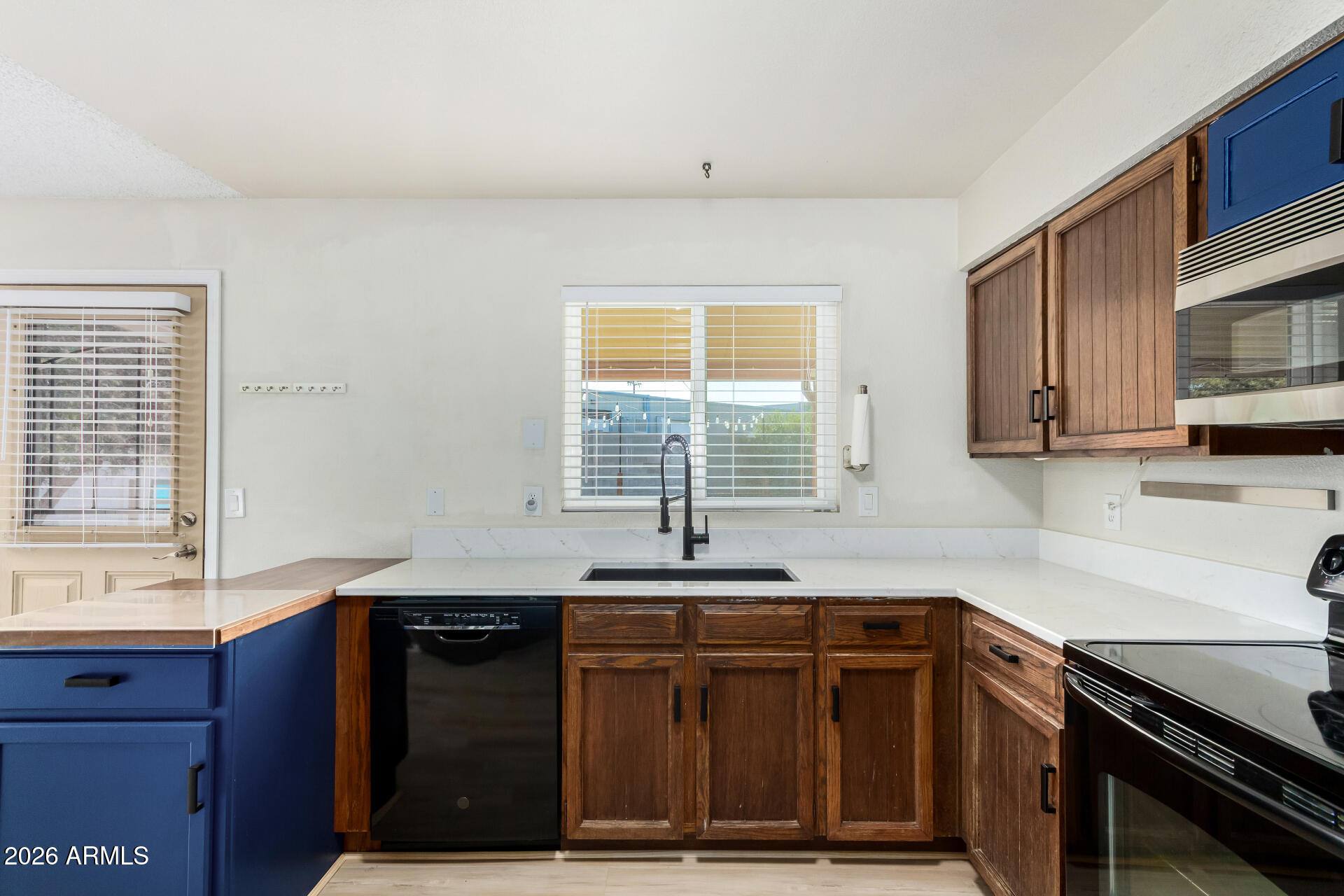 2323 E KATHLEEN Road