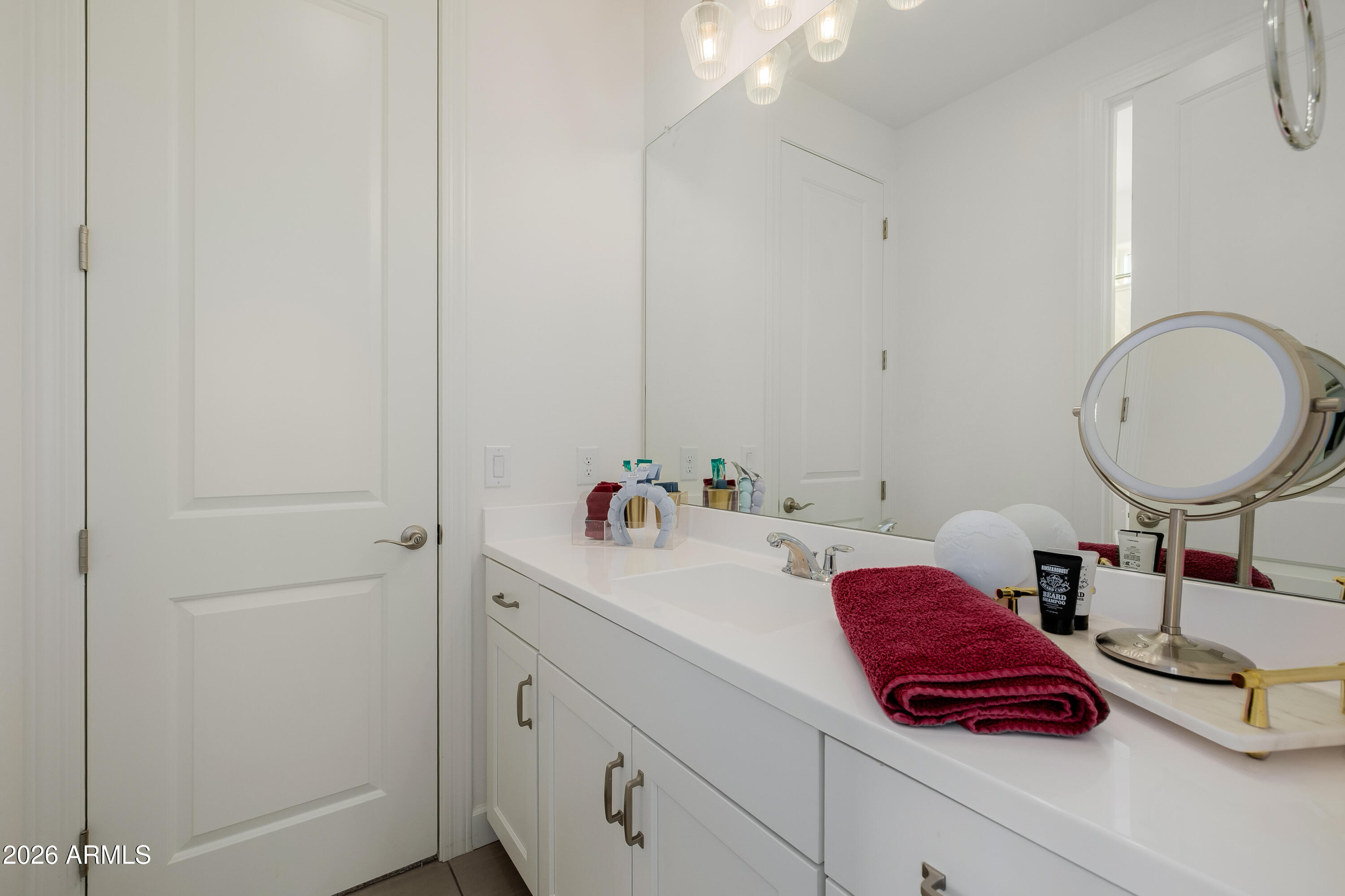 17210 W GRACEMONT Street