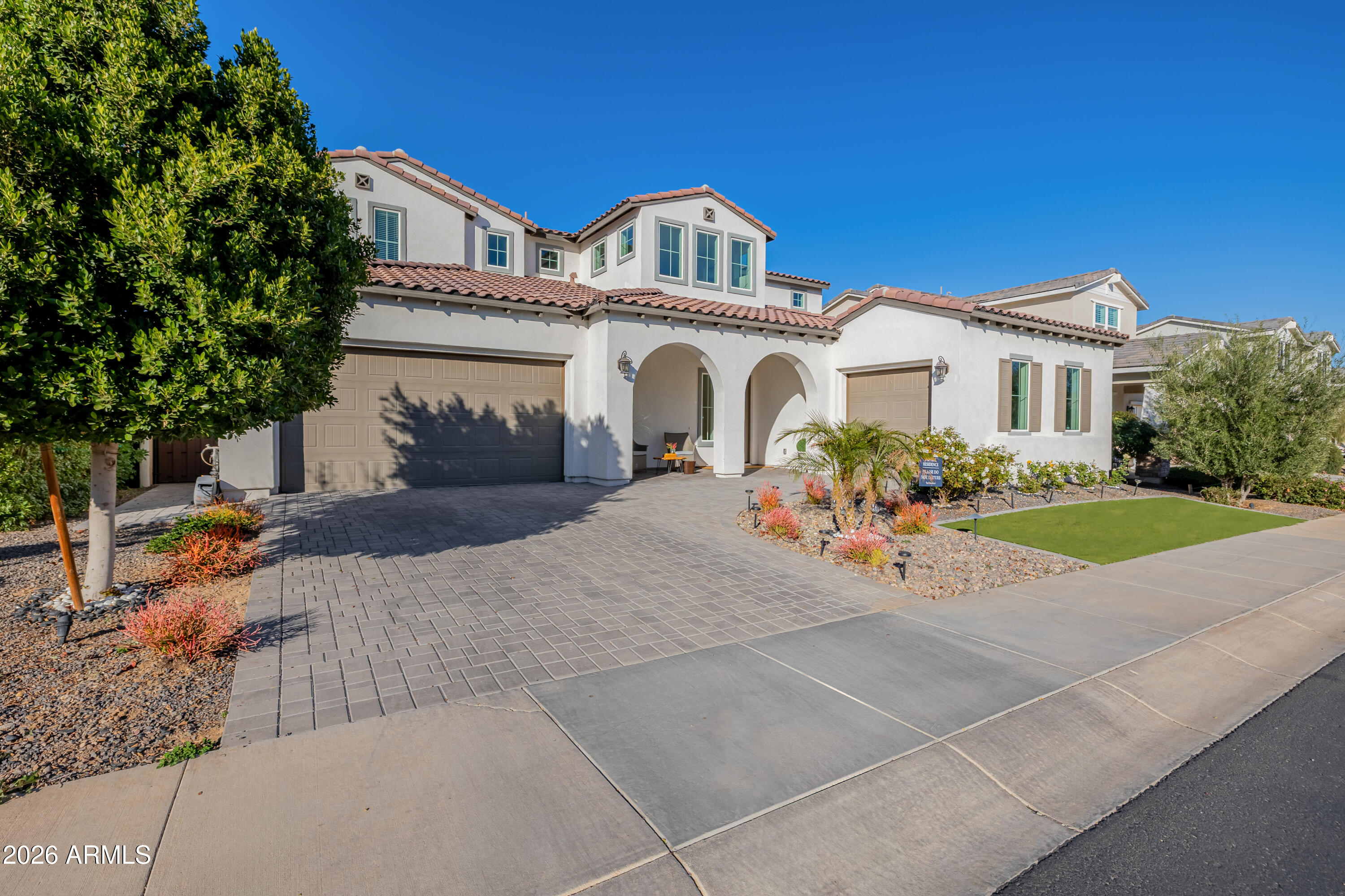 17210 W GRACEMONT Street