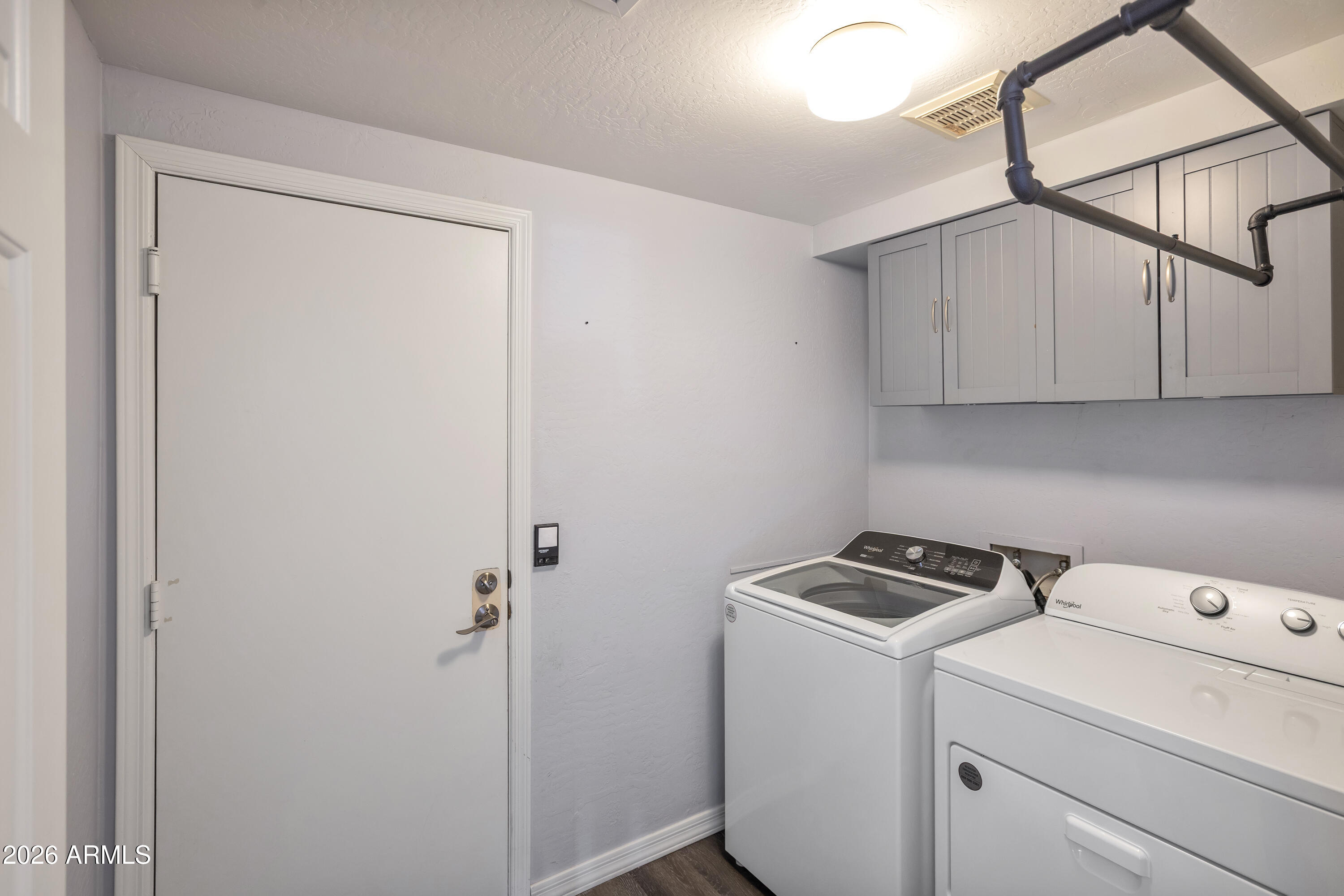 9705 E MOUNTAIN VIEW Road 1166