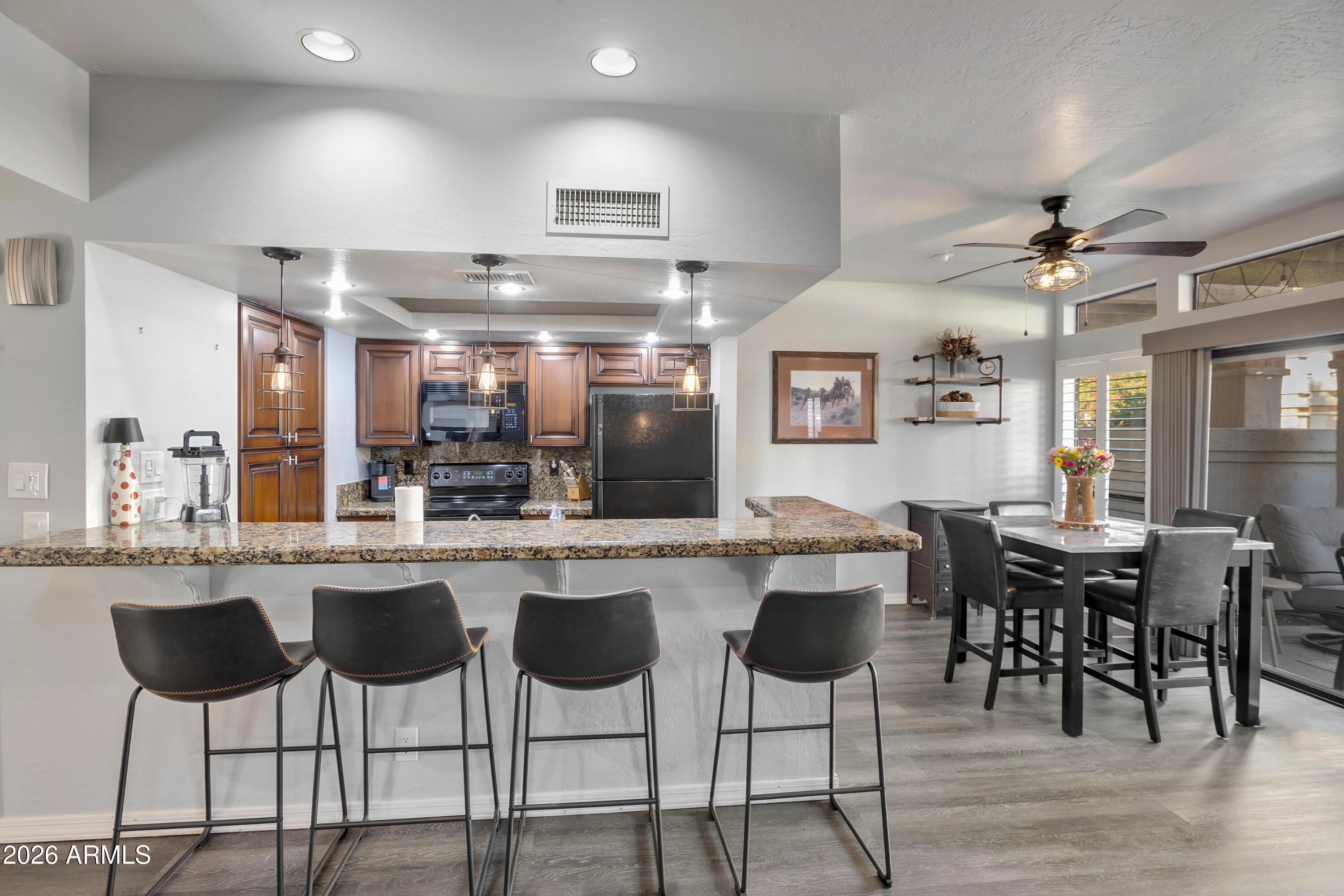 9705 E MOUNTAIN VIEW Road 1166