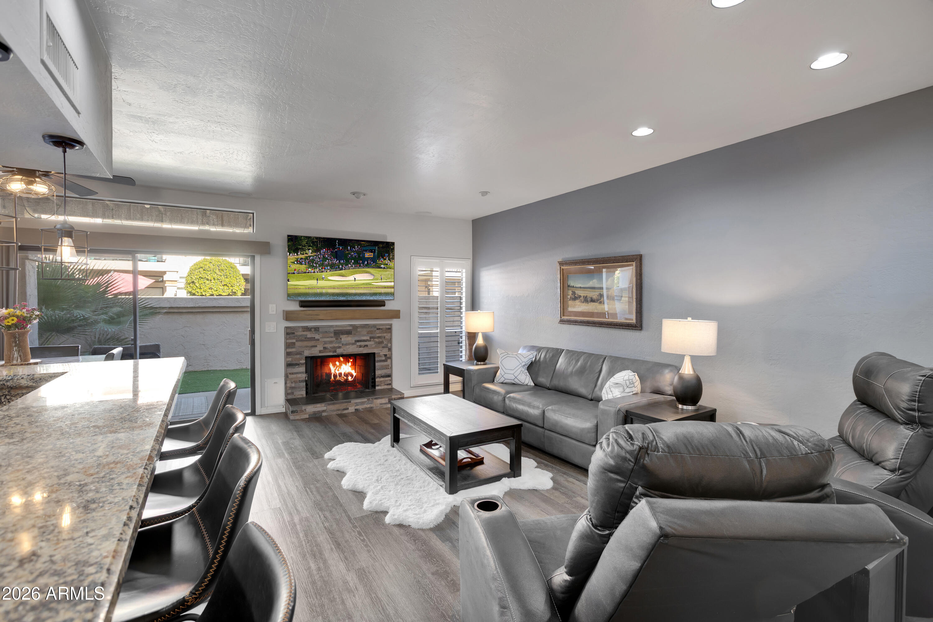 9705 E MOUNTAIN VIEW Road 1166