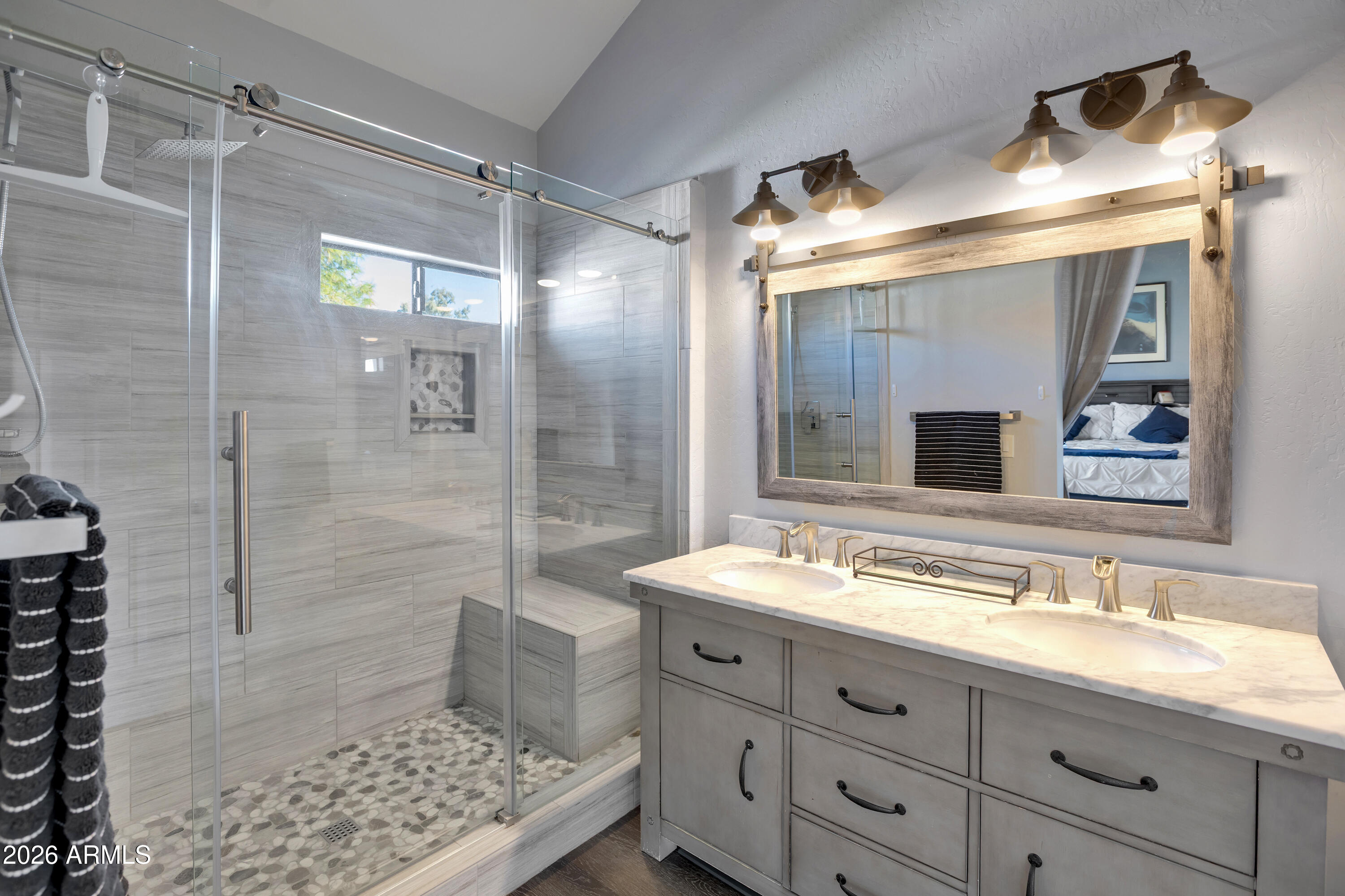 9705 E MOUNTAIN VIEW Road 1166