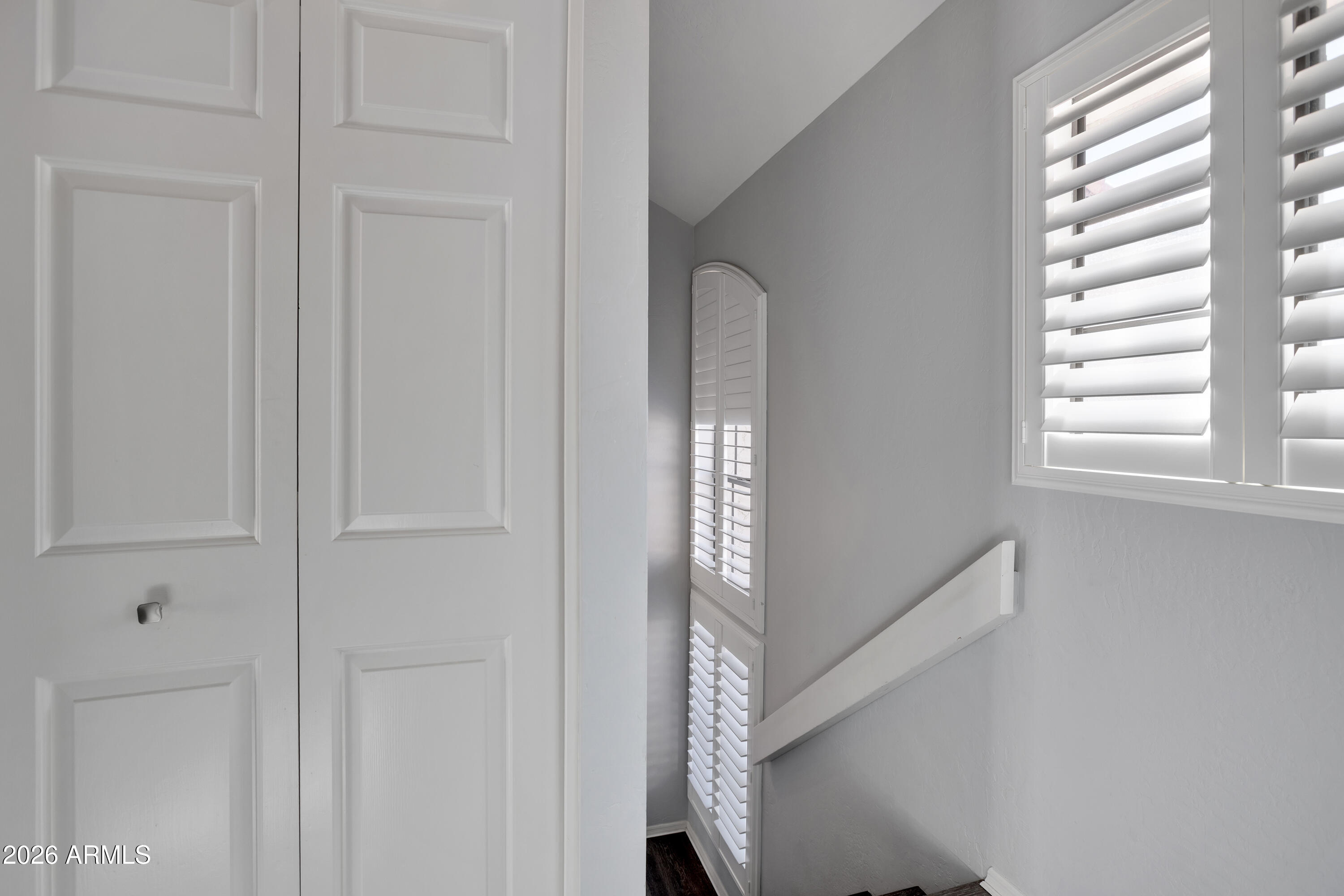 9705 E MOUNTAIN VIEW Road 1166