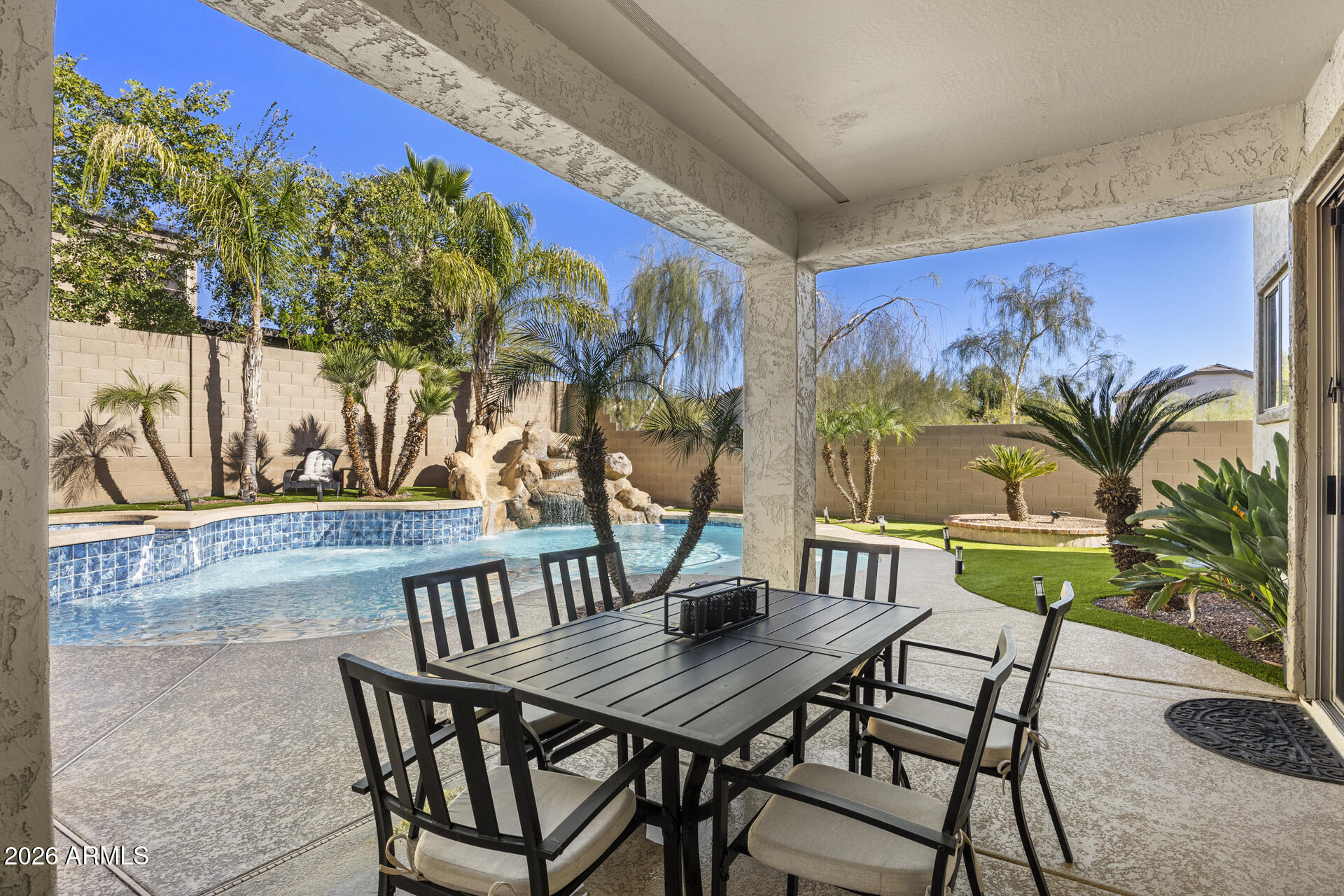 2210 W CRIMSON Terrace