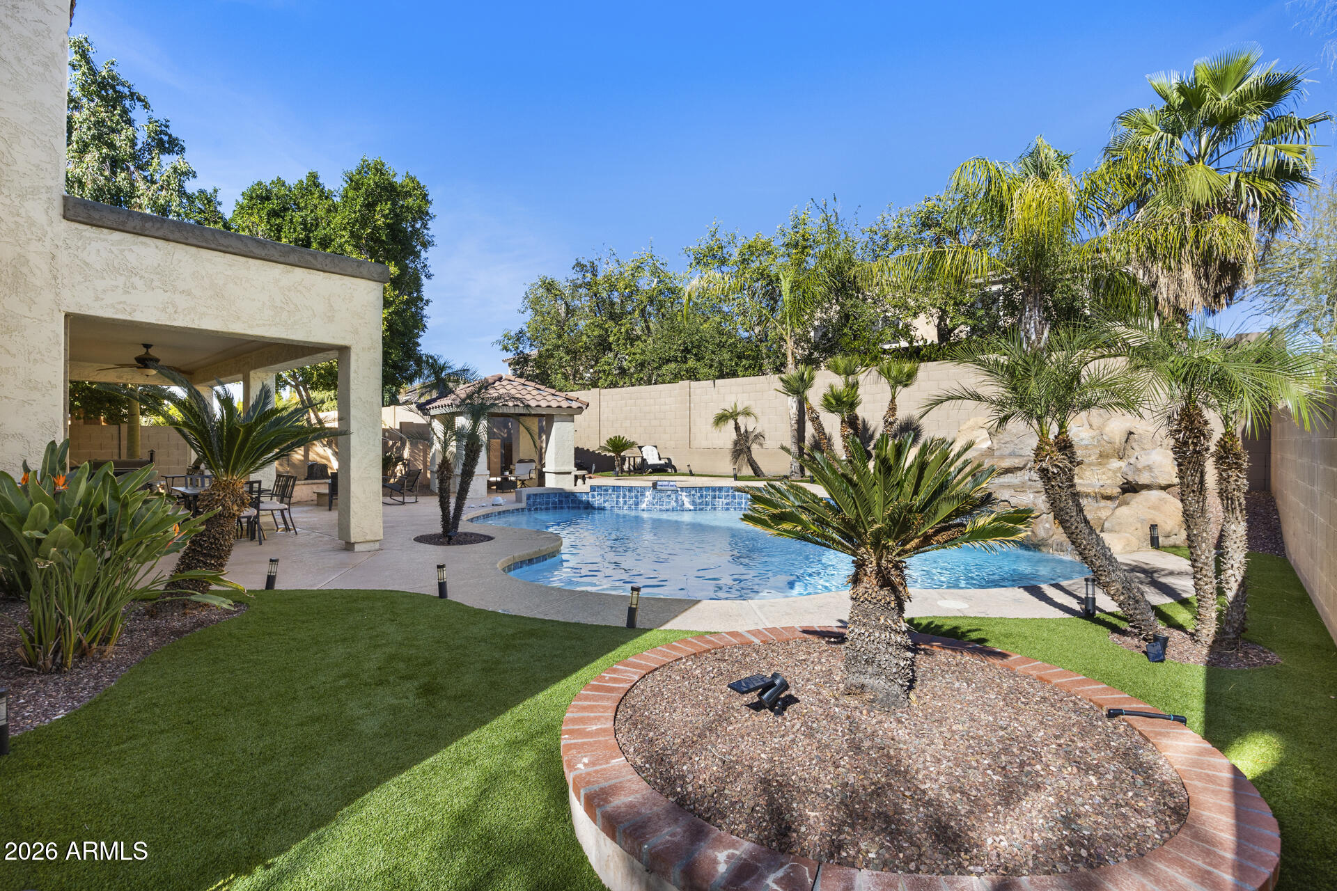 2210 W CRIMSON Terrace