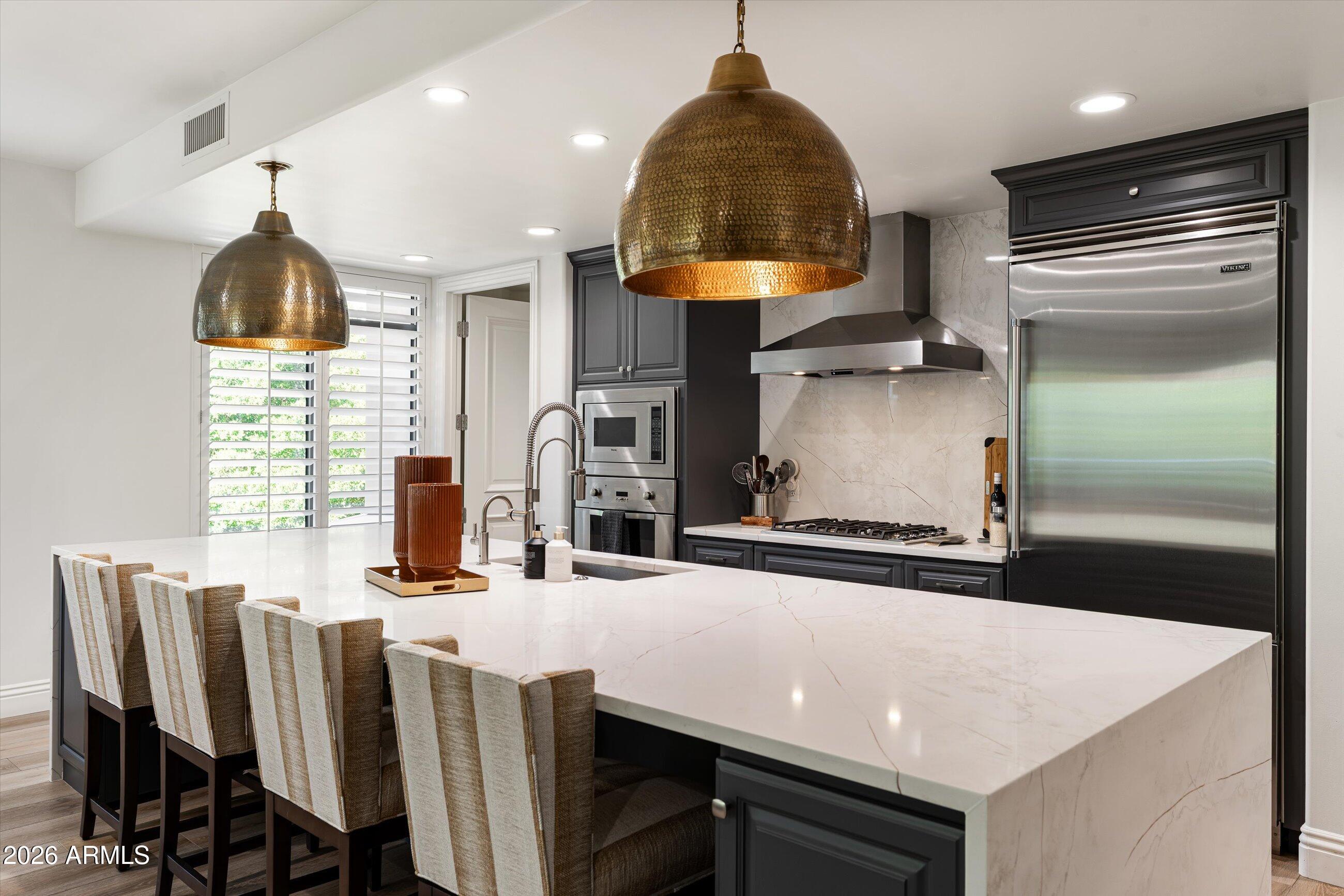 7175 E Camelback Road 305