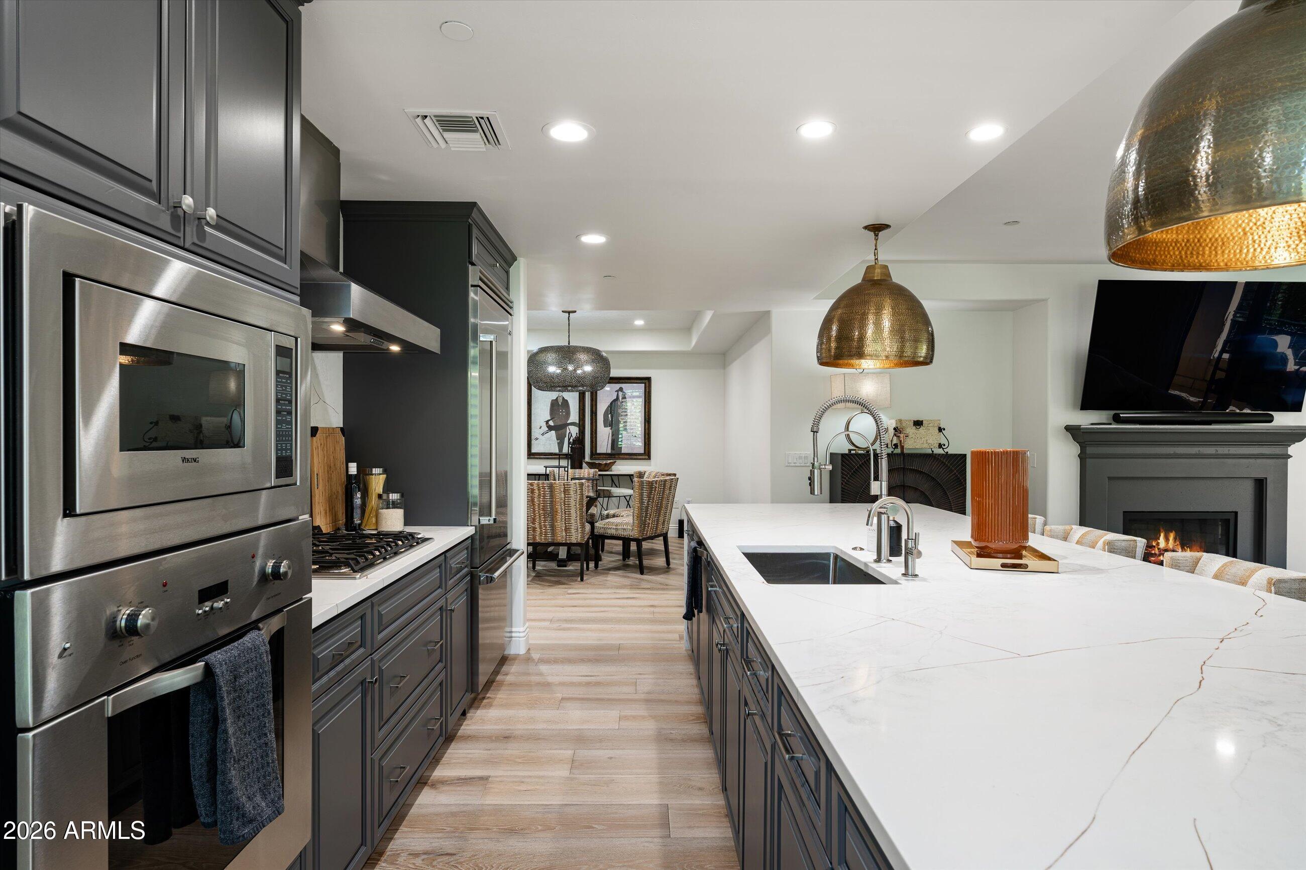 7175 E Camelback Road 305