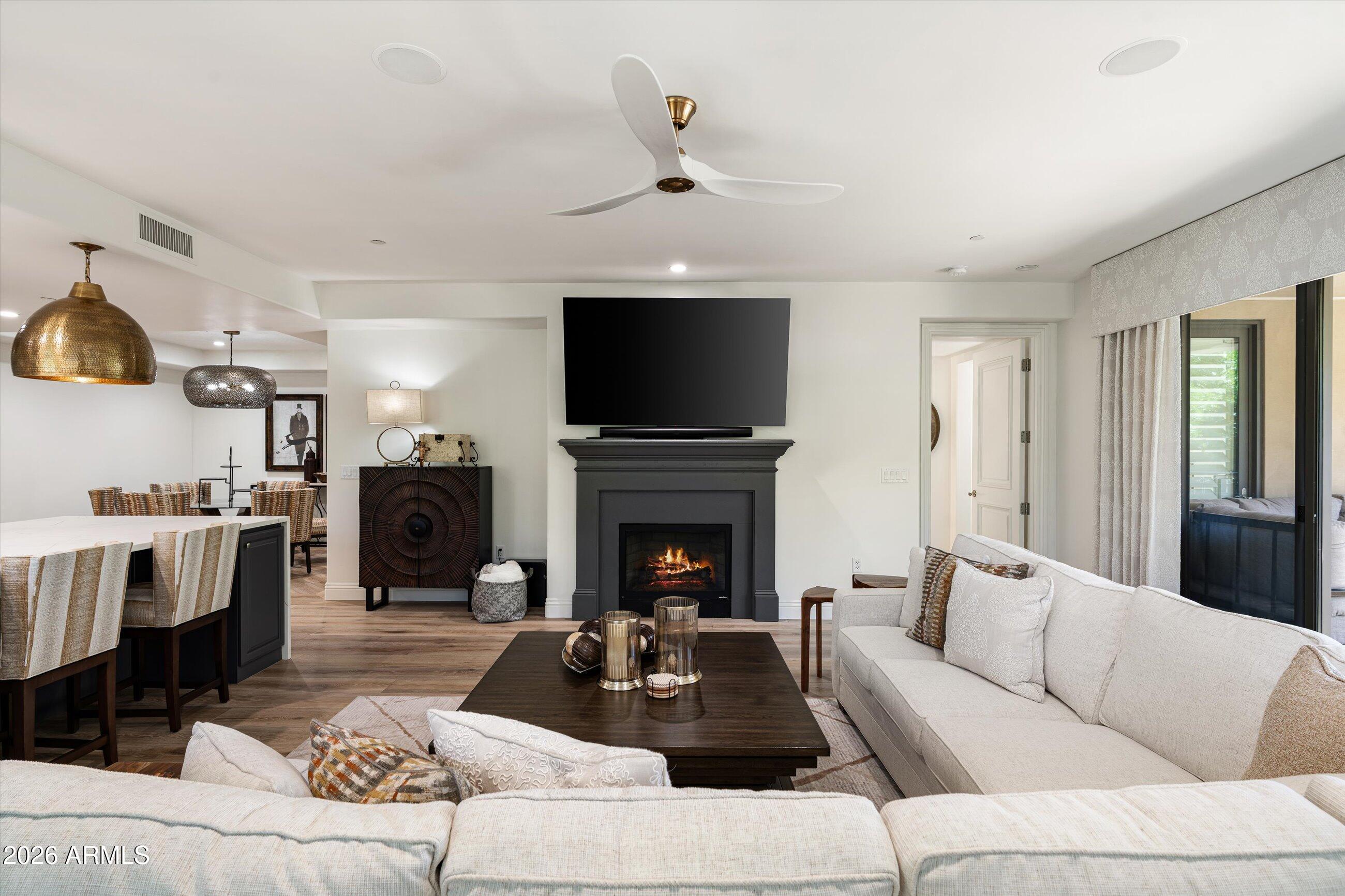 7175 E Camelback Road 305