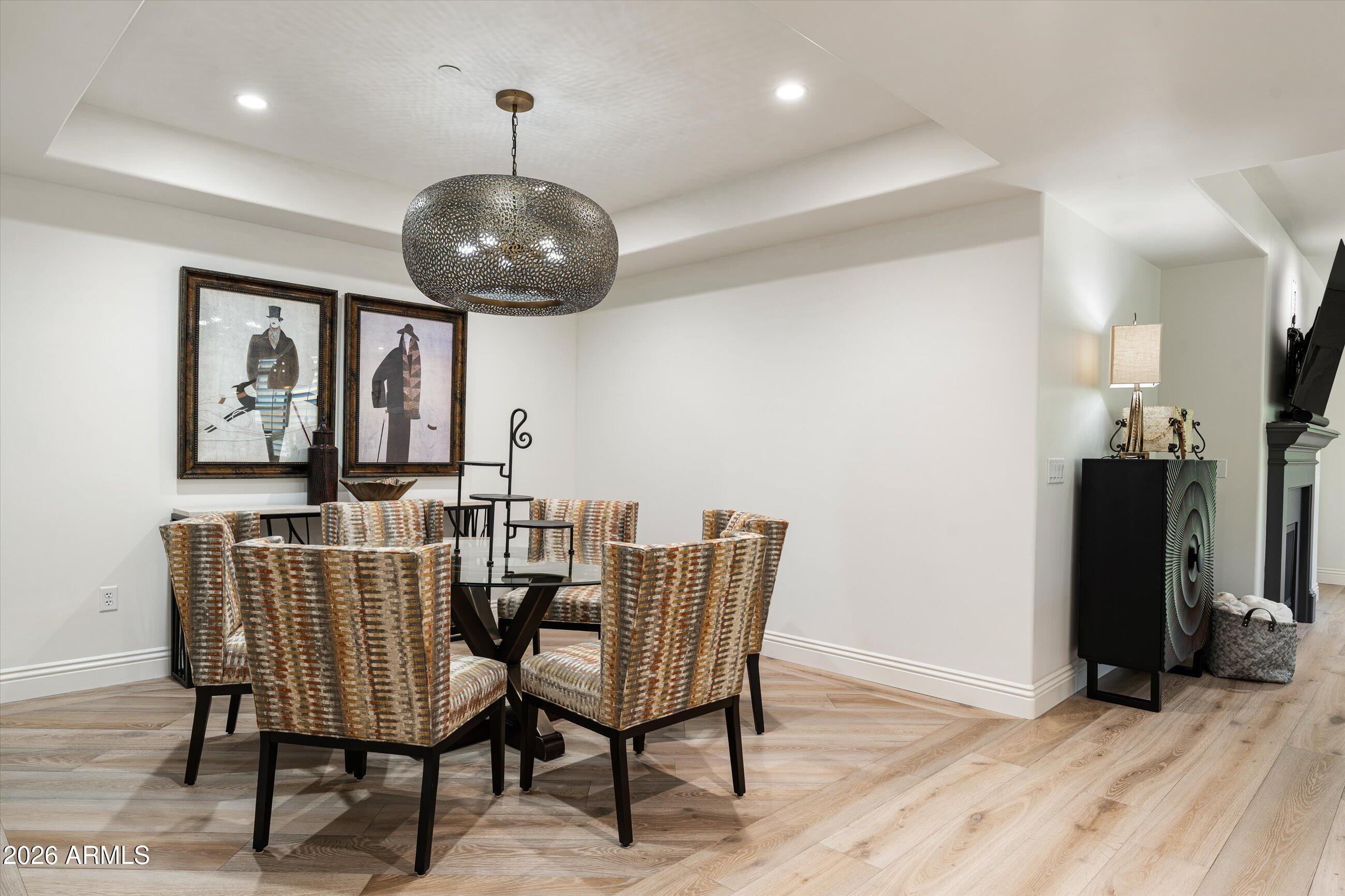 7175 E Camelback Road 305