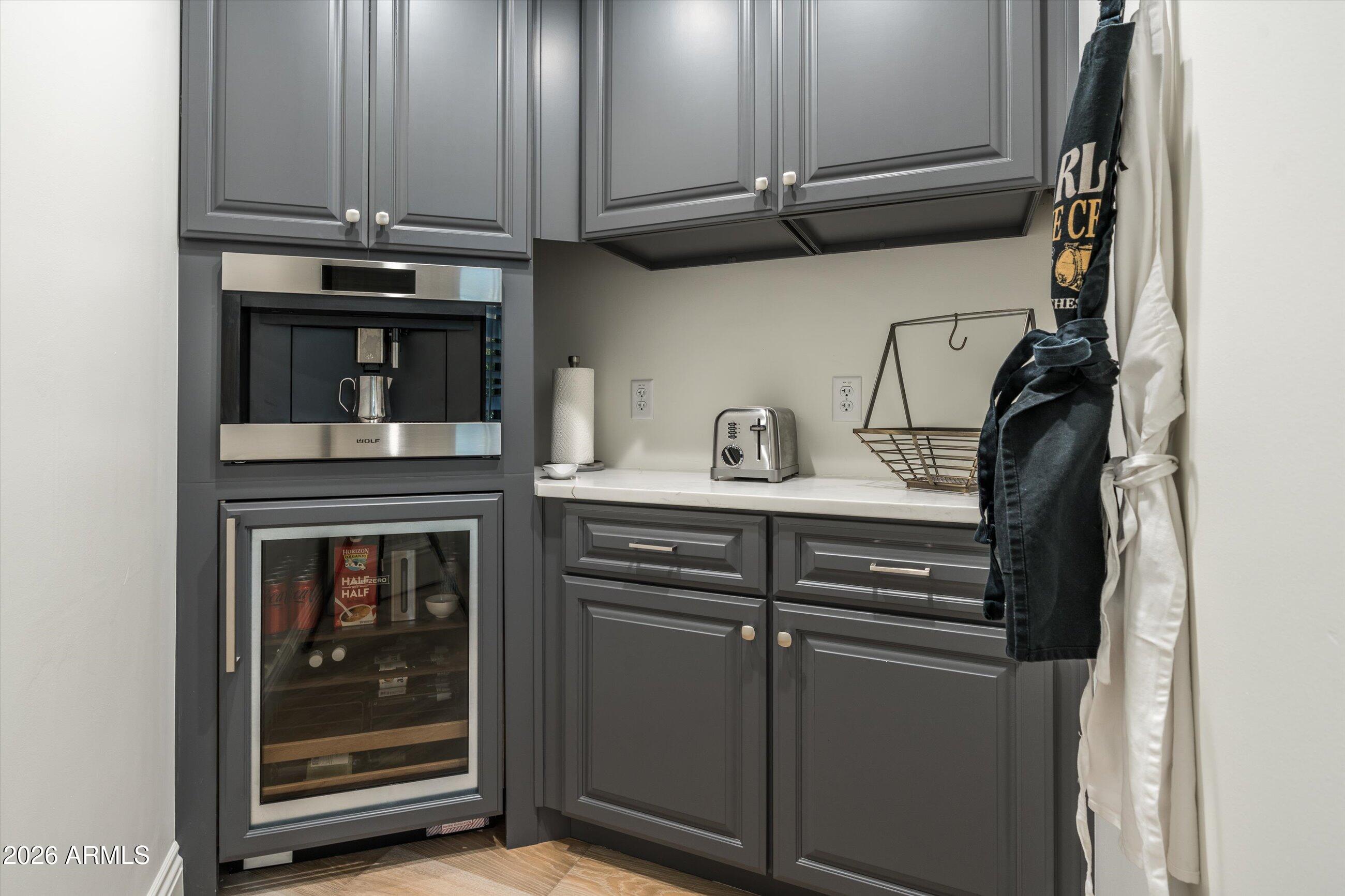 7175 E Camelback Road 305