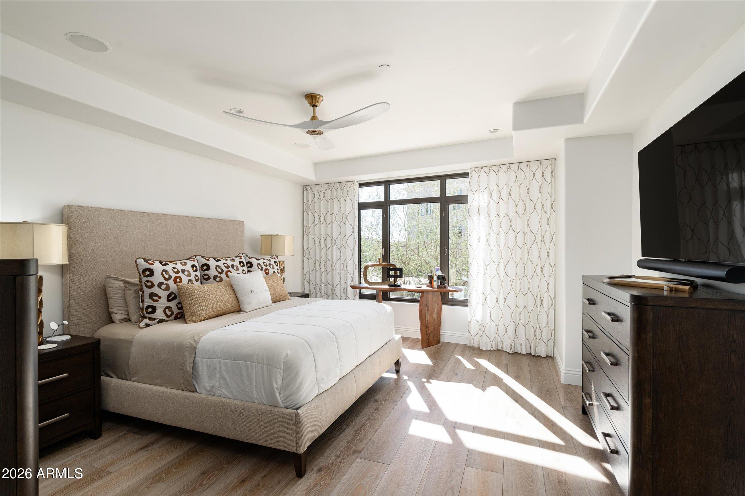 7175 E Camelback Road 305