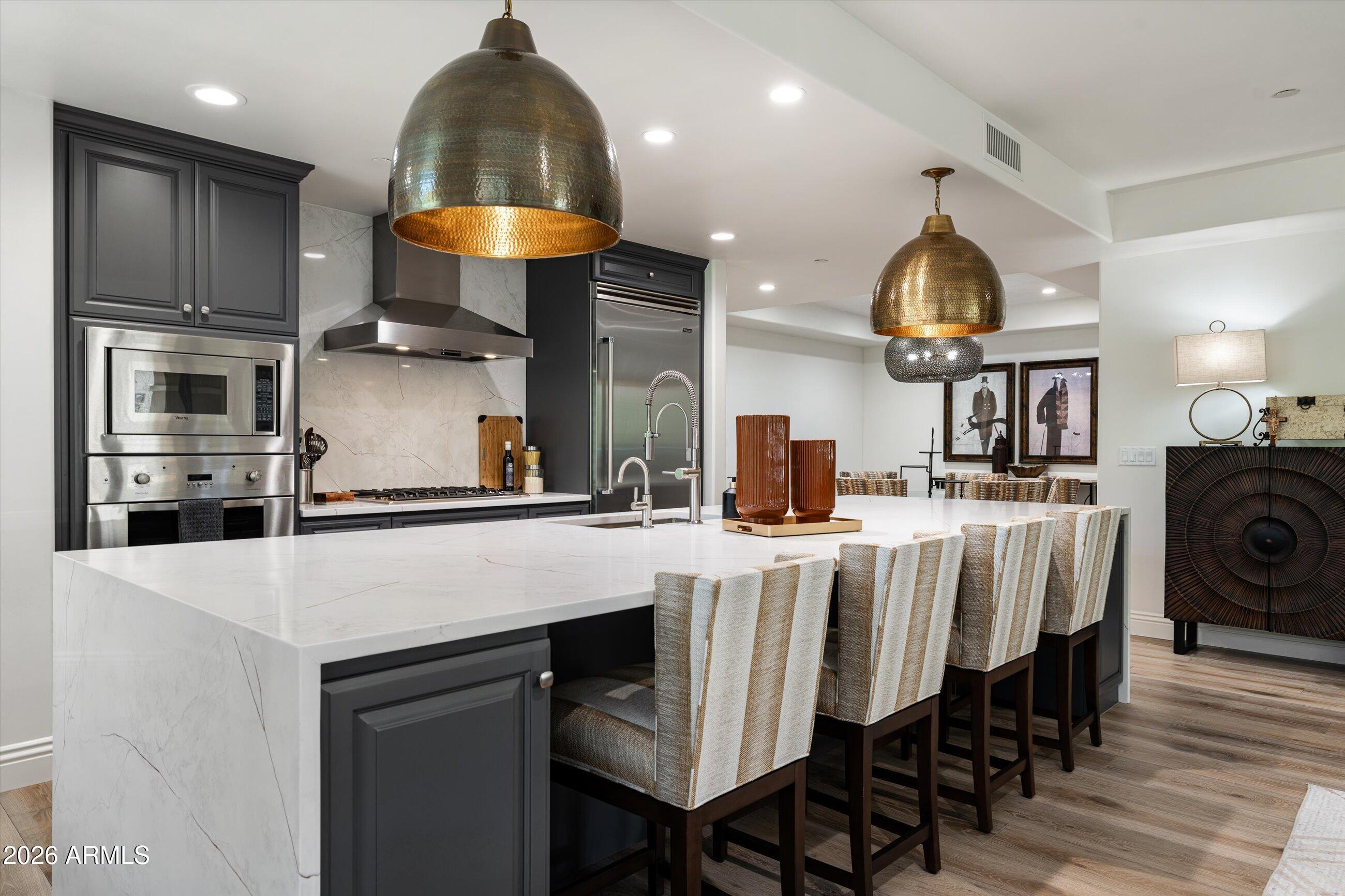 7175 E Camelback Road 305