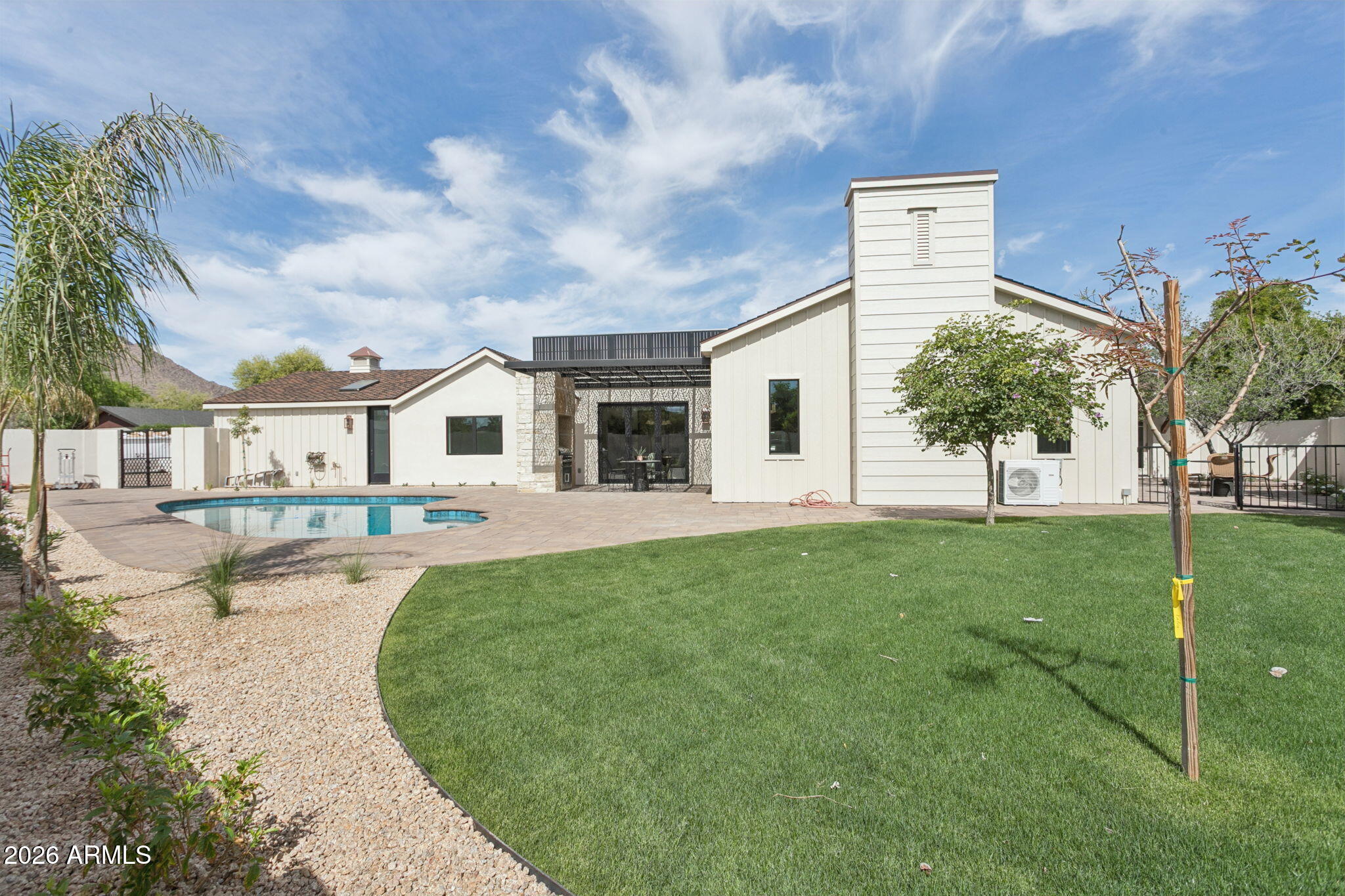 7019 E VISTA Drive