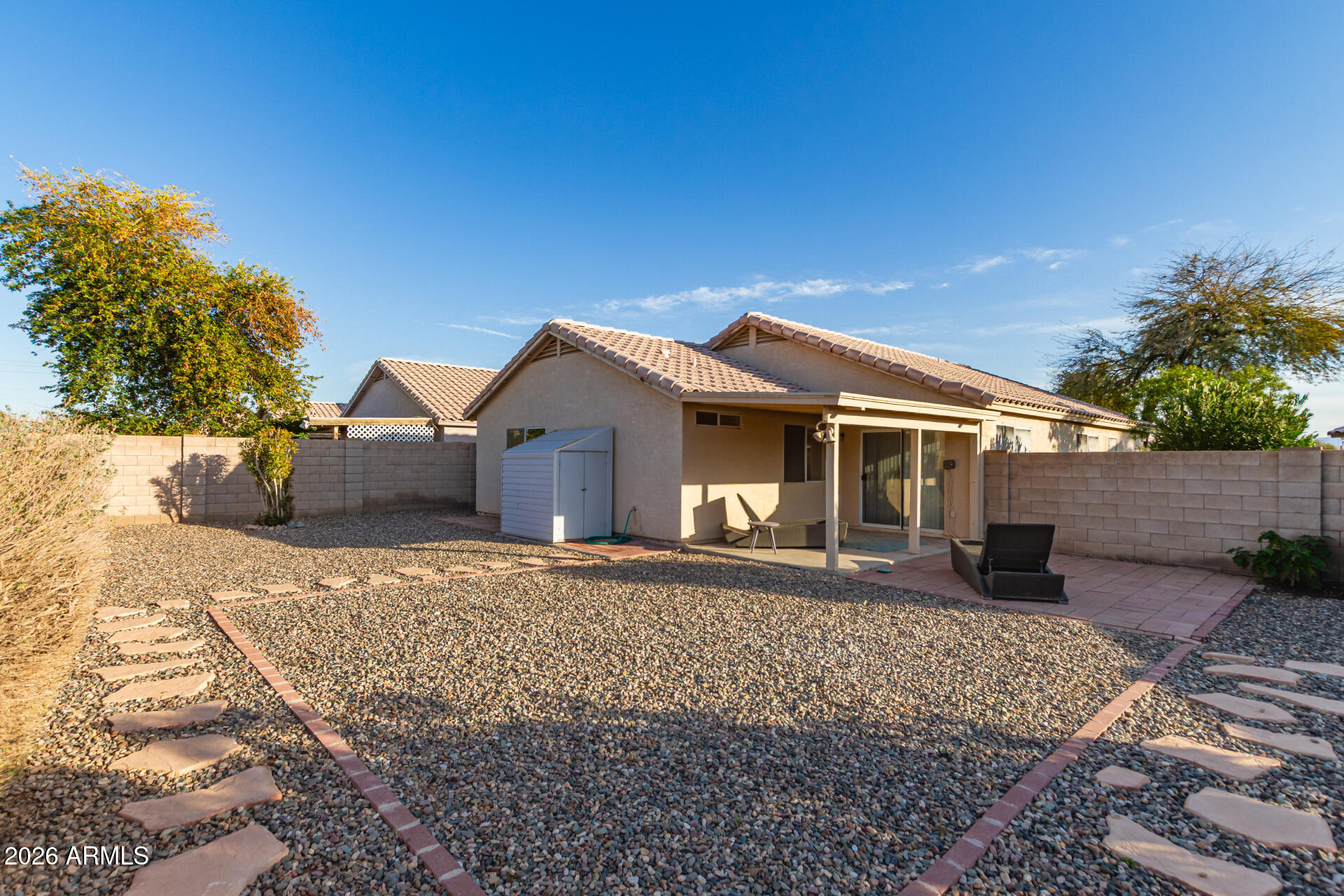 10736 W TURNEY Avenue