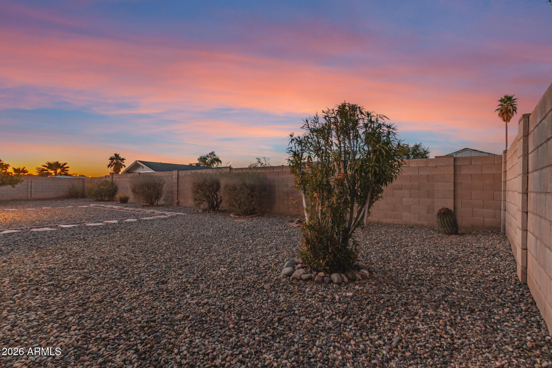 10736 W TURNEY Avenue