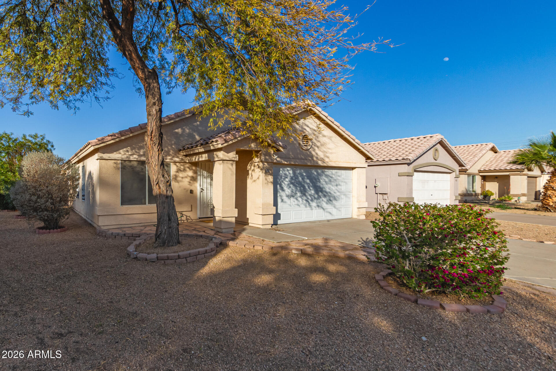 10736 W TURNEY Avenue