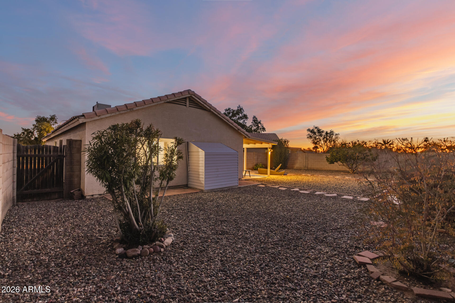 10736 W TURNEY Avenue