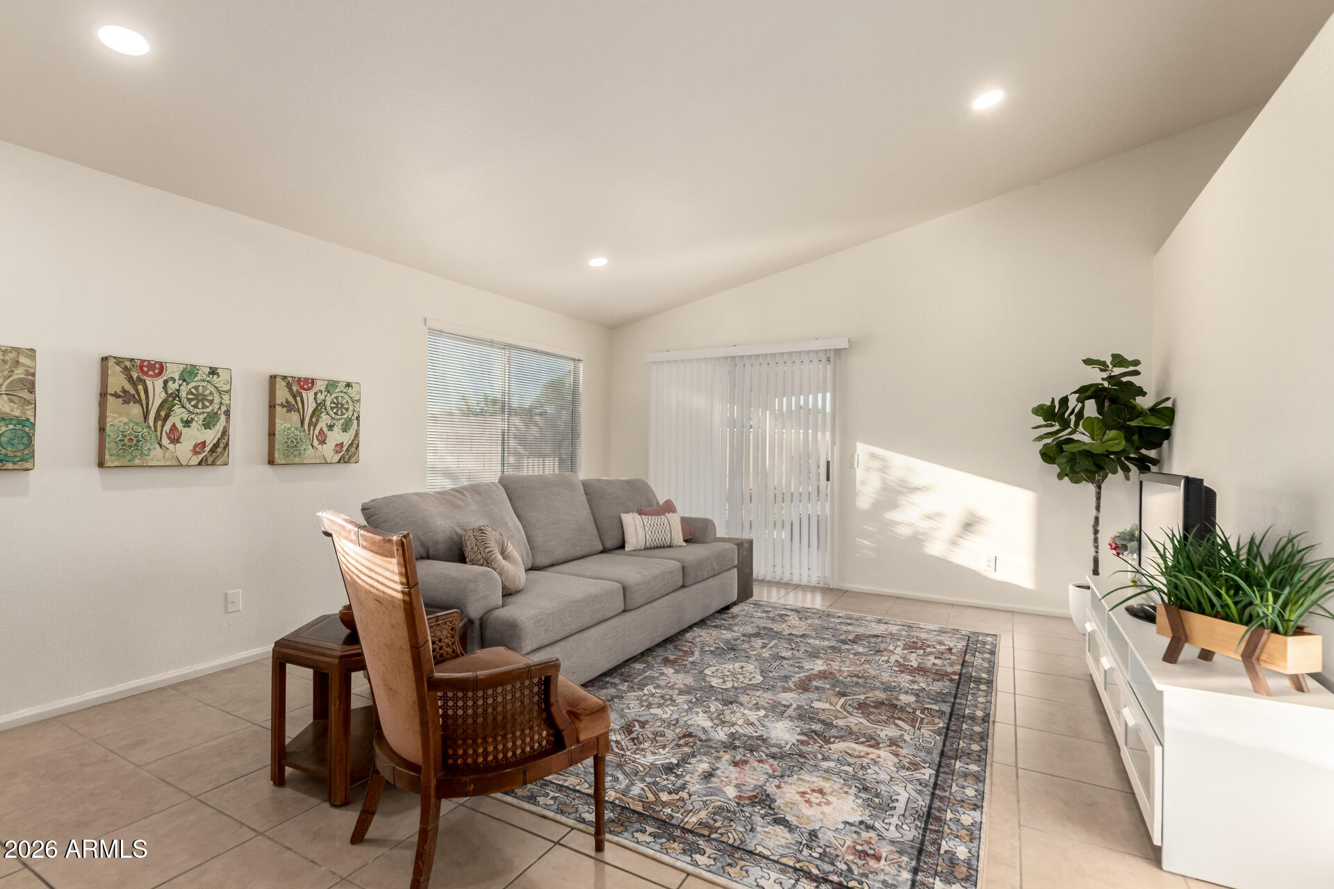 10736 W TURNEY Avenue