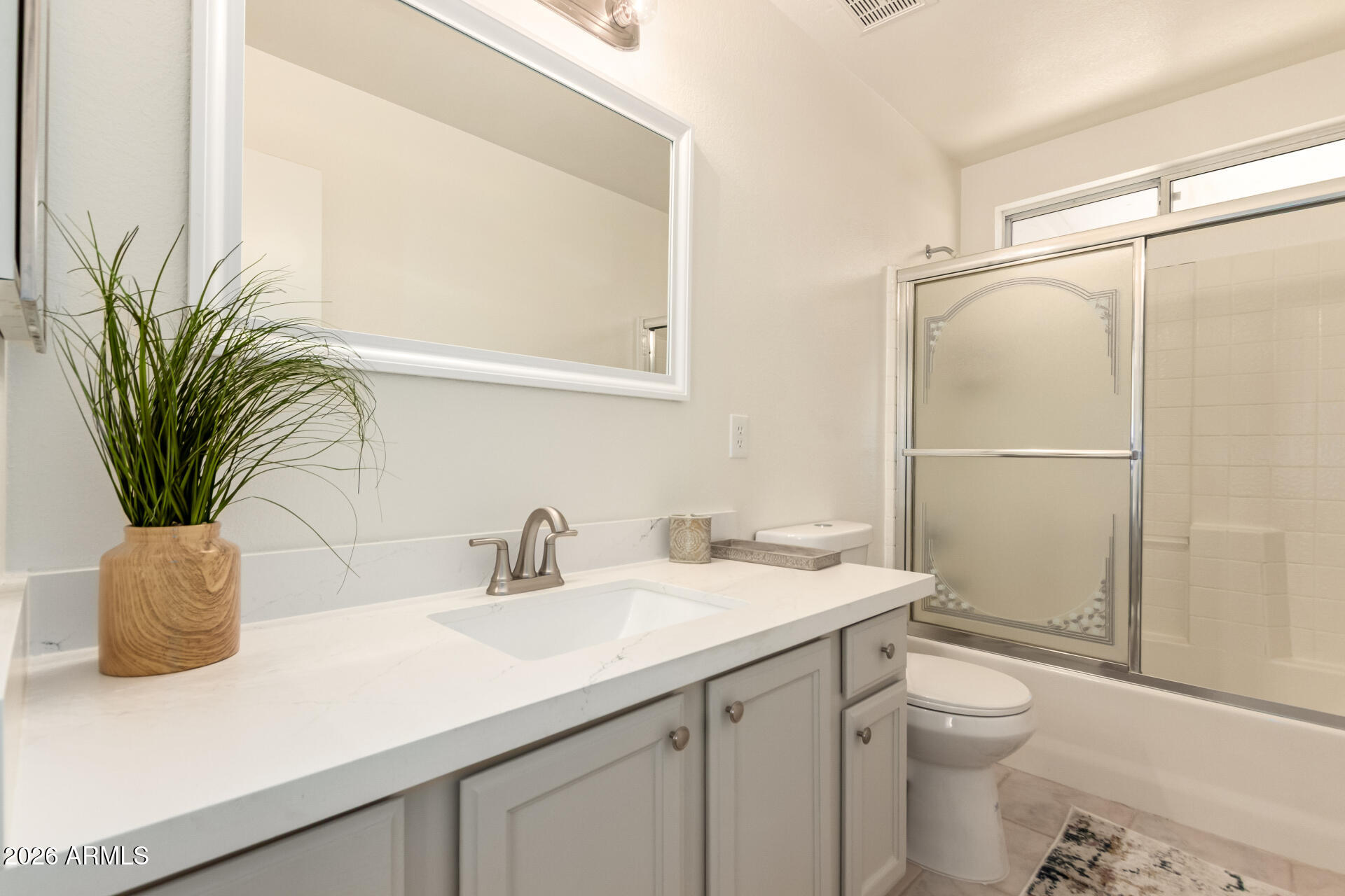 10736 W TURNEY Avenue