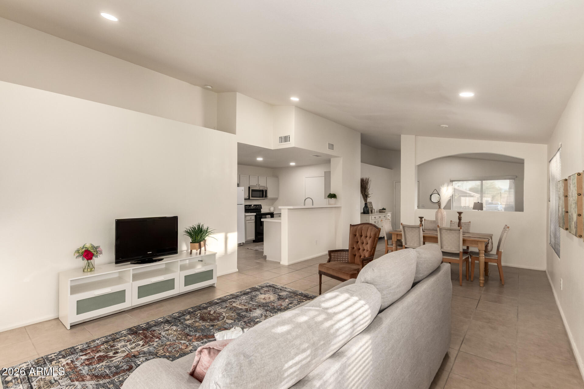 10736 W TURNEY Avenue