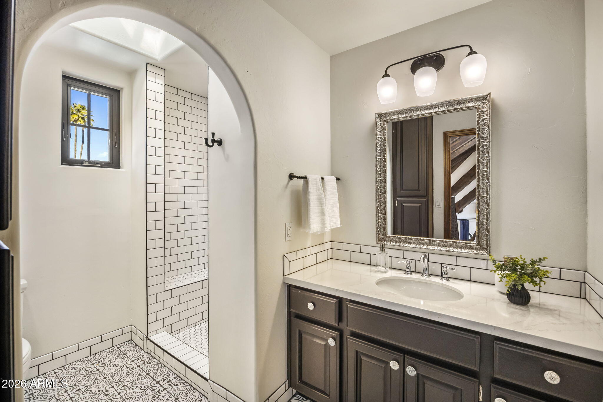 8127 E DEL CAPITAN Drive