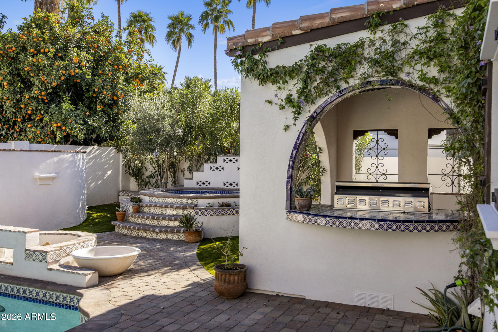 8127 E DEL CAPITAN Drive