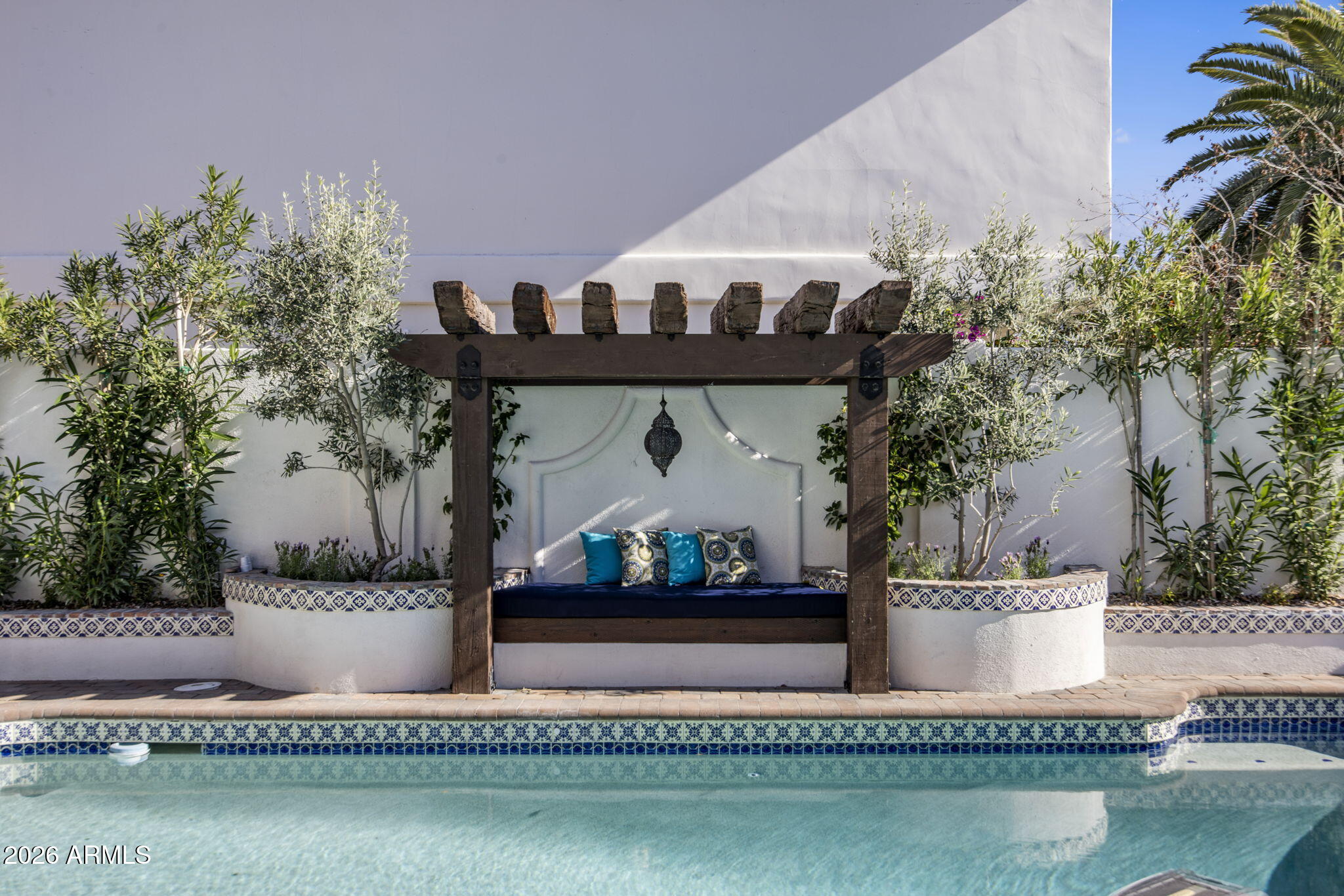 8127 E DEL CAPITAN Drive