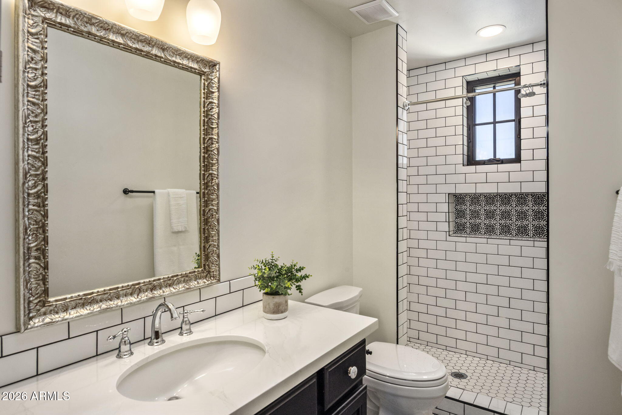 8127 E DEL CAPITAN Drive