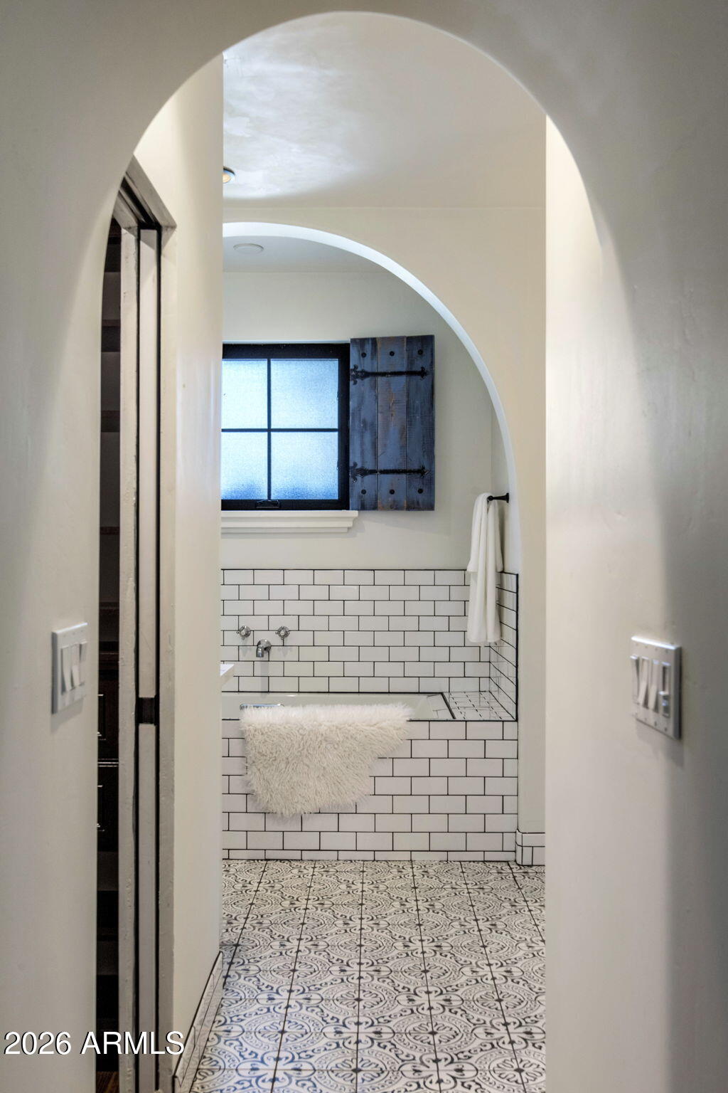 8127 E DEL CAPITAN Drive